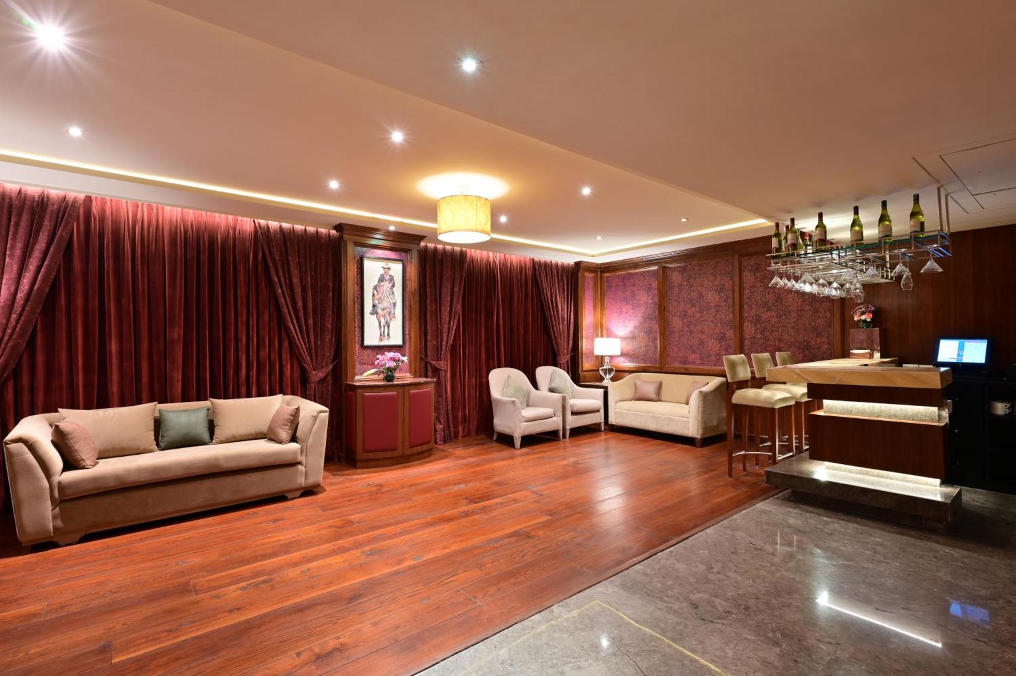 Clarens Hotel 4*