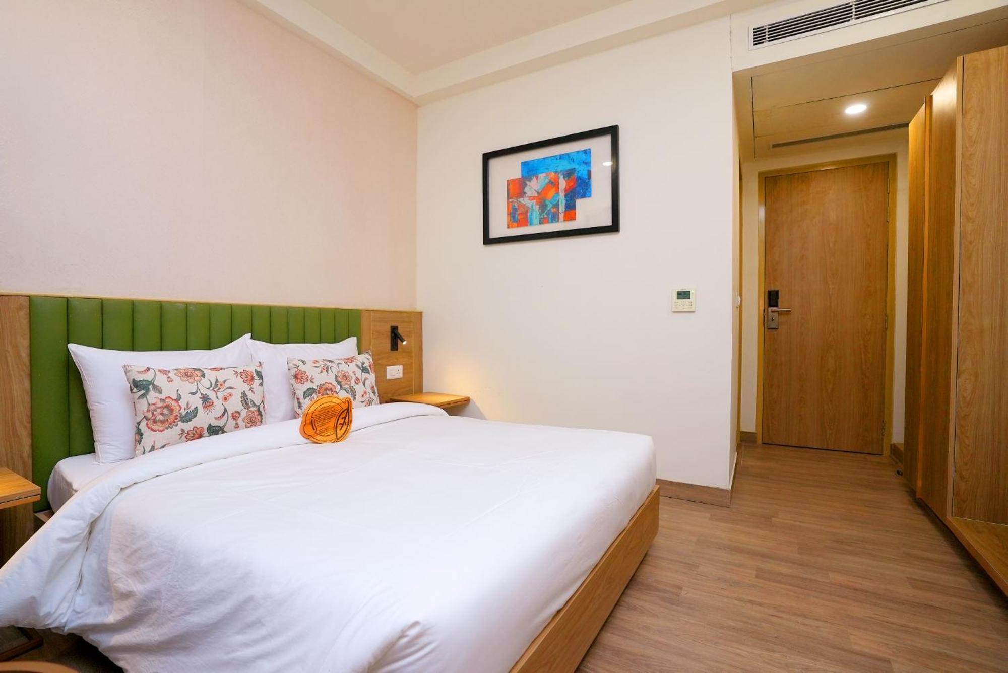 Limon & Banquet Sector 29, Hotel 4*