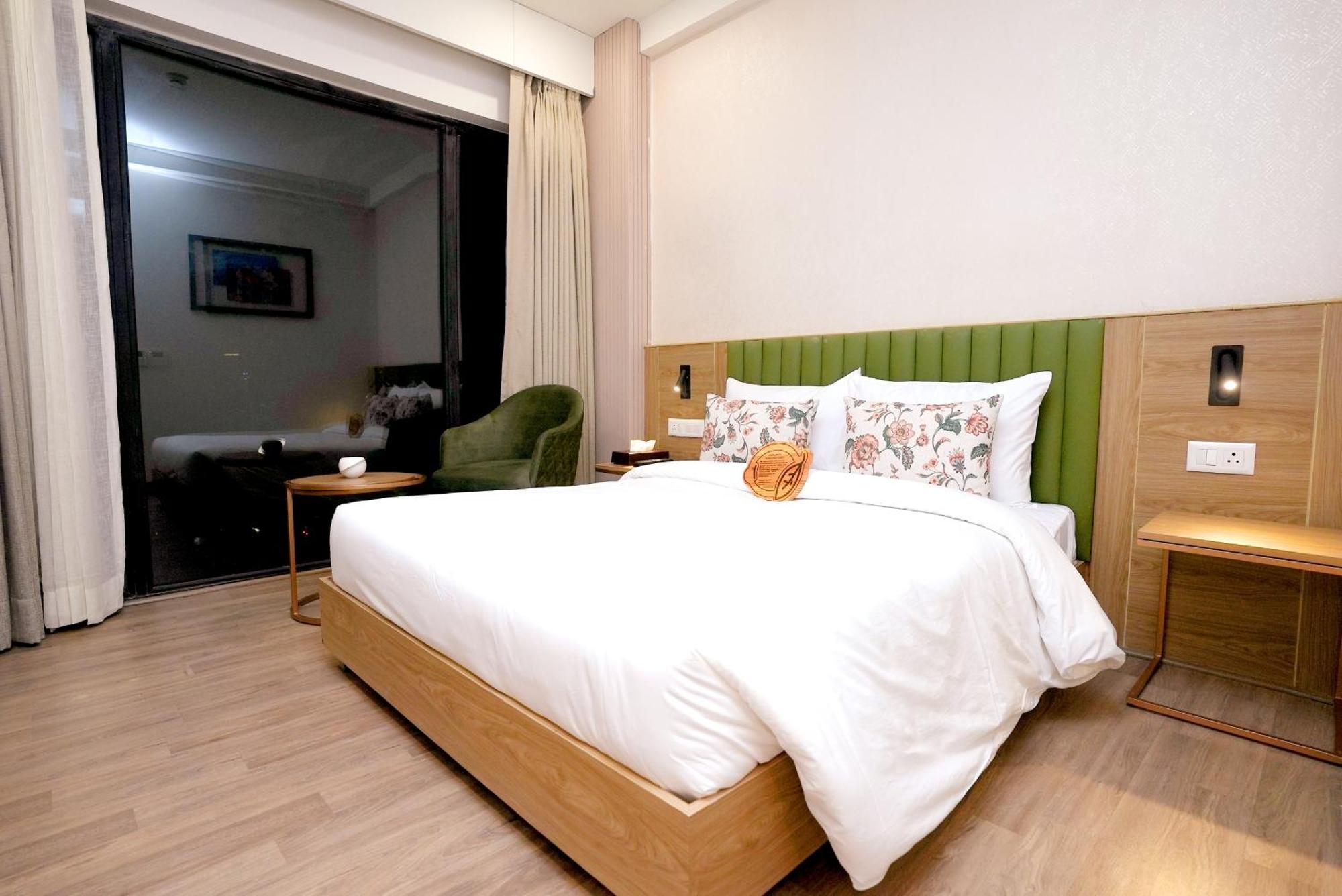 Hotel Limon & Banquet Sector 29, Gurgaon