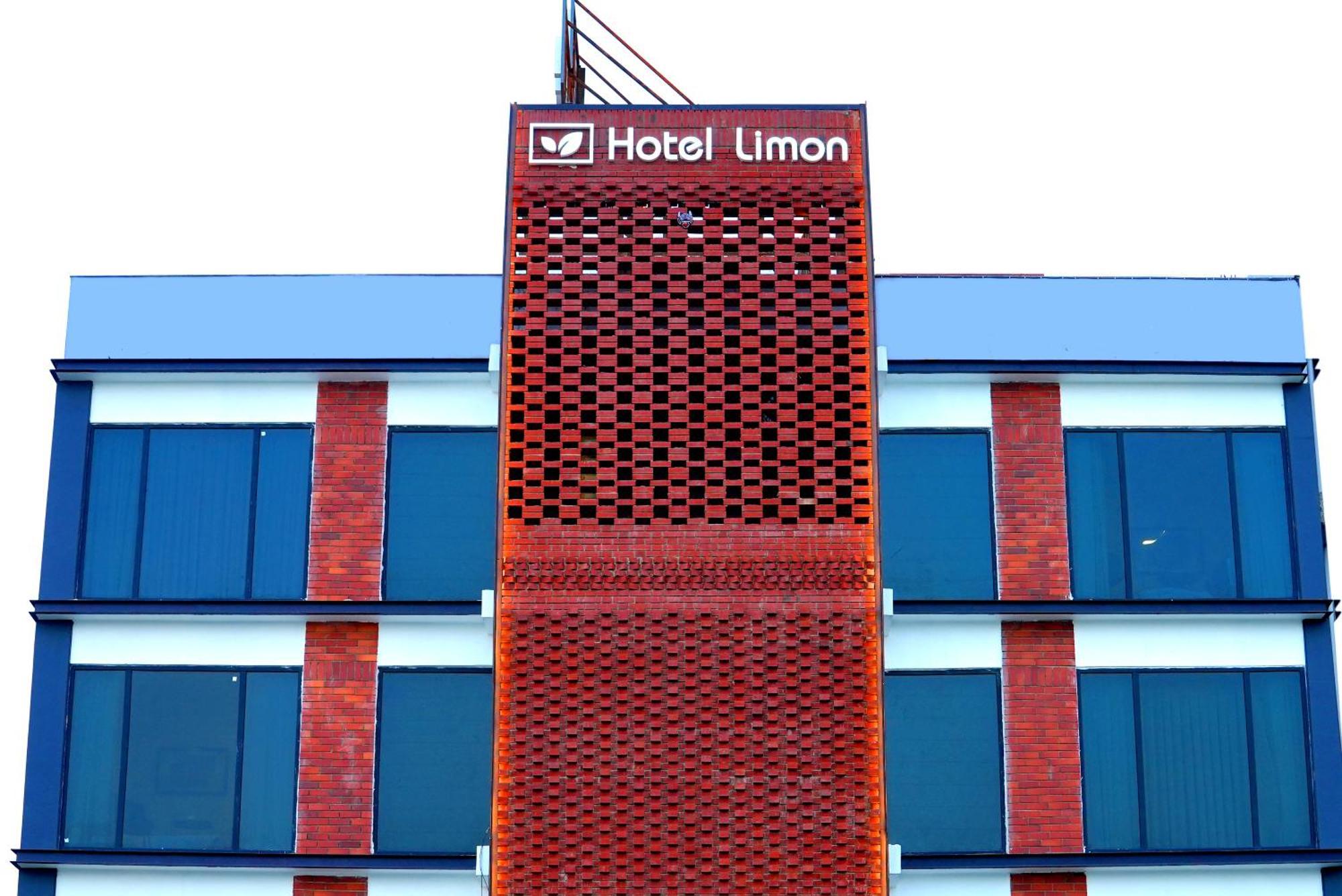 Limon & Banquet Sector 29, 4*