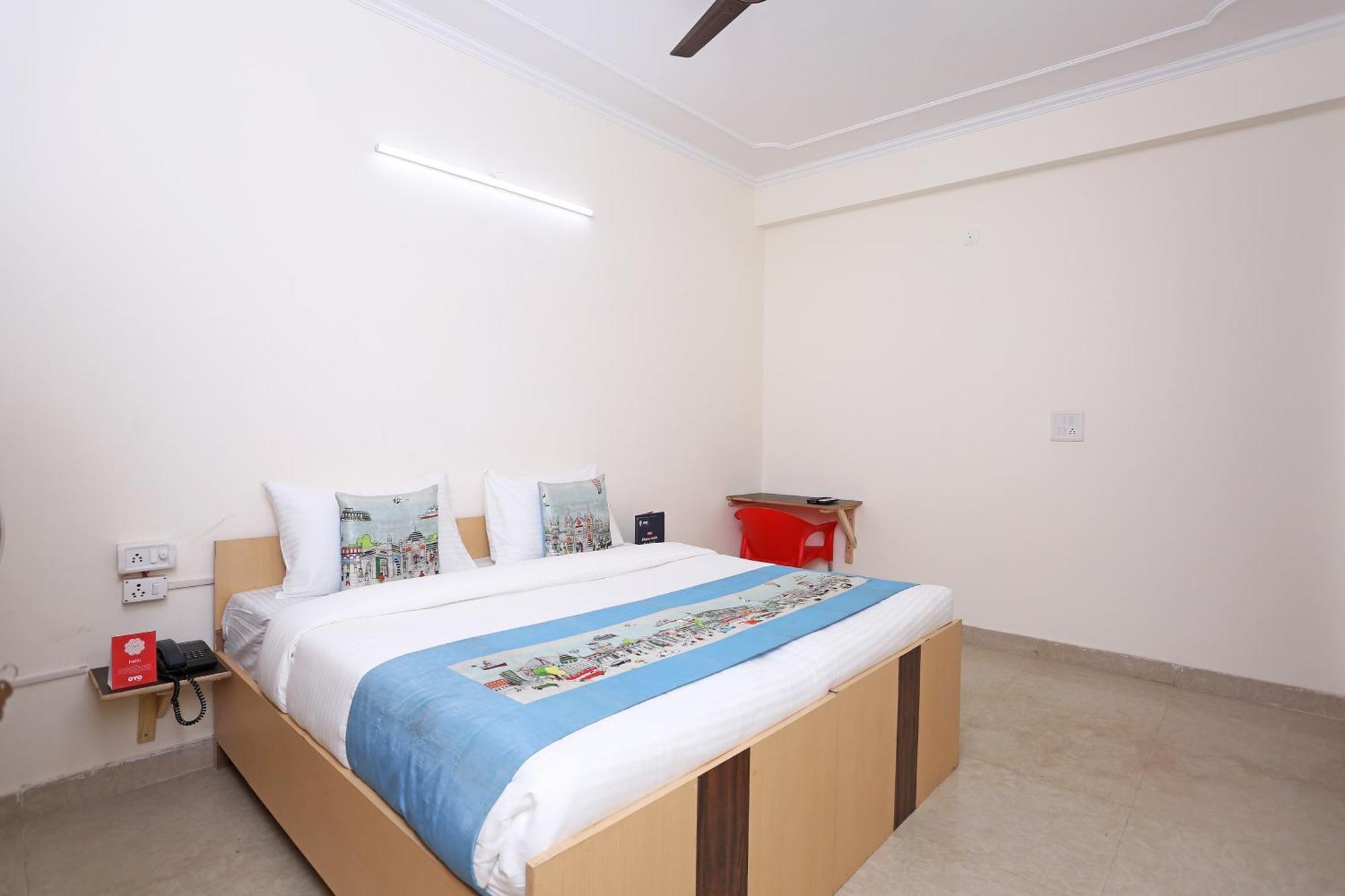 Oyo Dlf Cyber Near Aravali Biodiversity Park Gurgaon