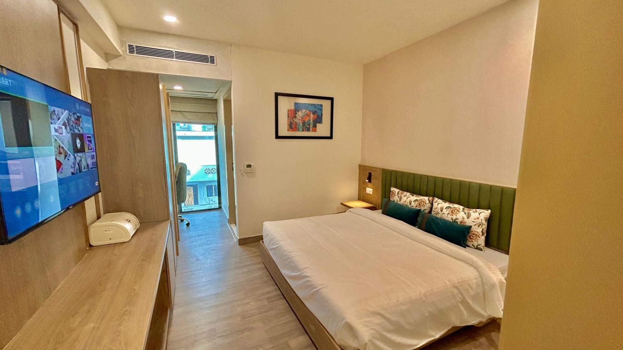 Limon & Banquet Sector 29, 4*