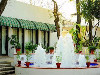 Lemon Tree Hotel, Tarudhan Valley, Manesar 4*