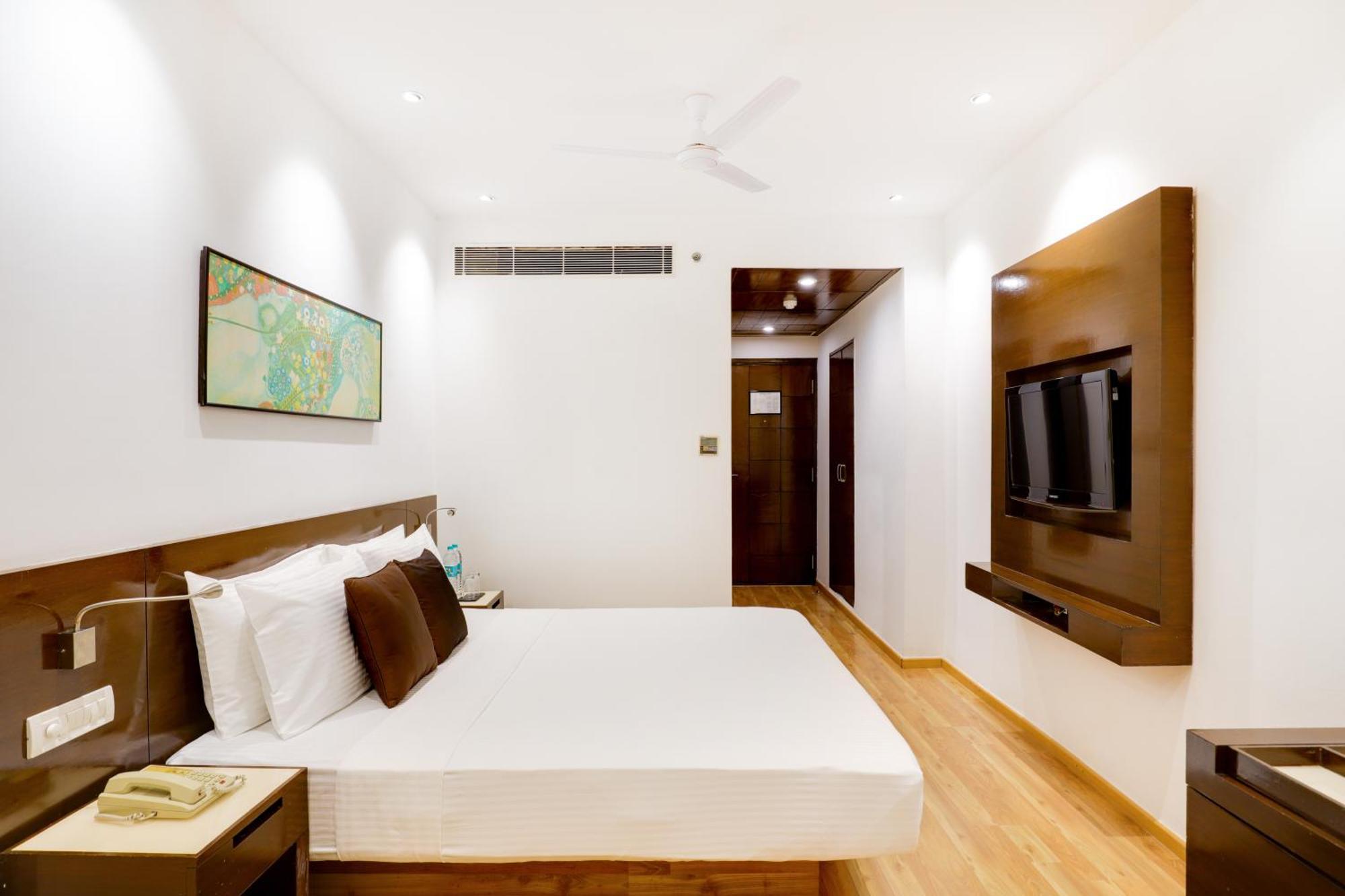 Hotel Lemon Tree Premier 1, Gurugram Gurgaon