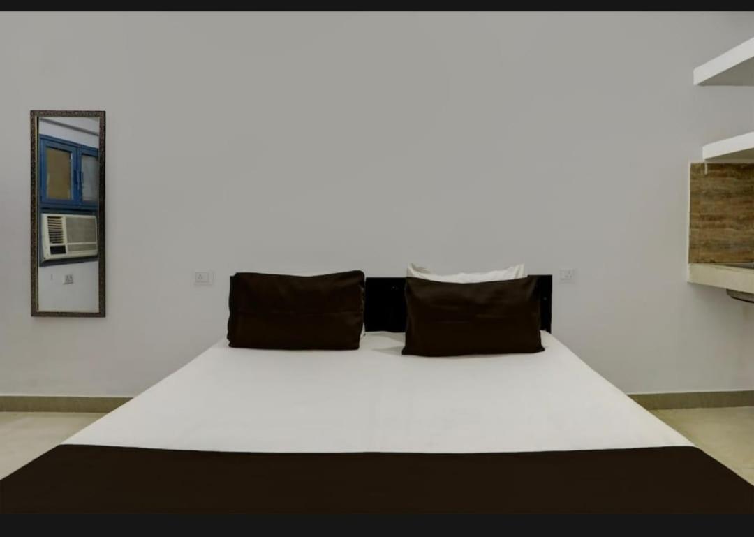 Hotel Roswell Nest 3*