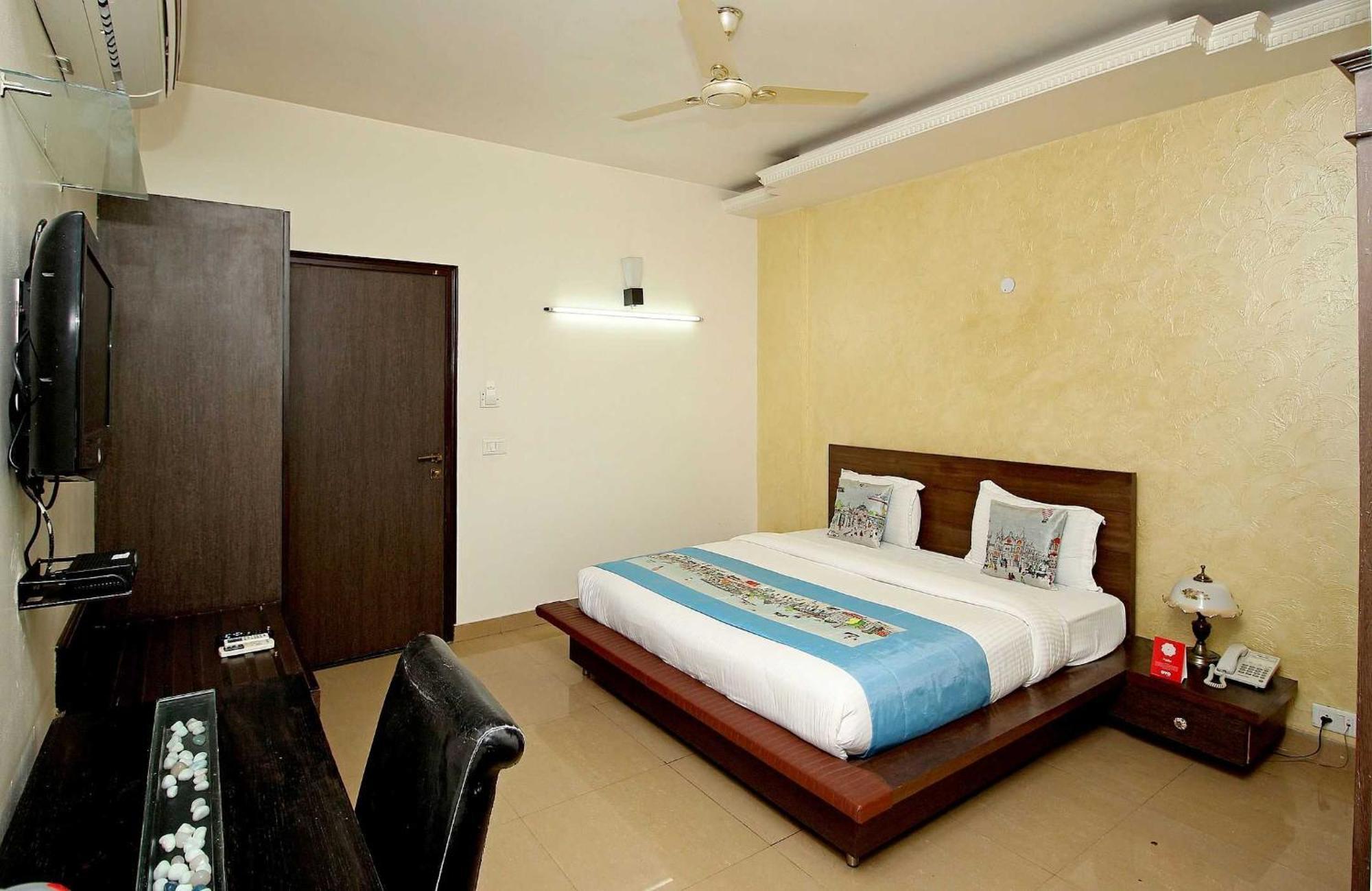 Collection O Sakshi Hotel Gurgaon