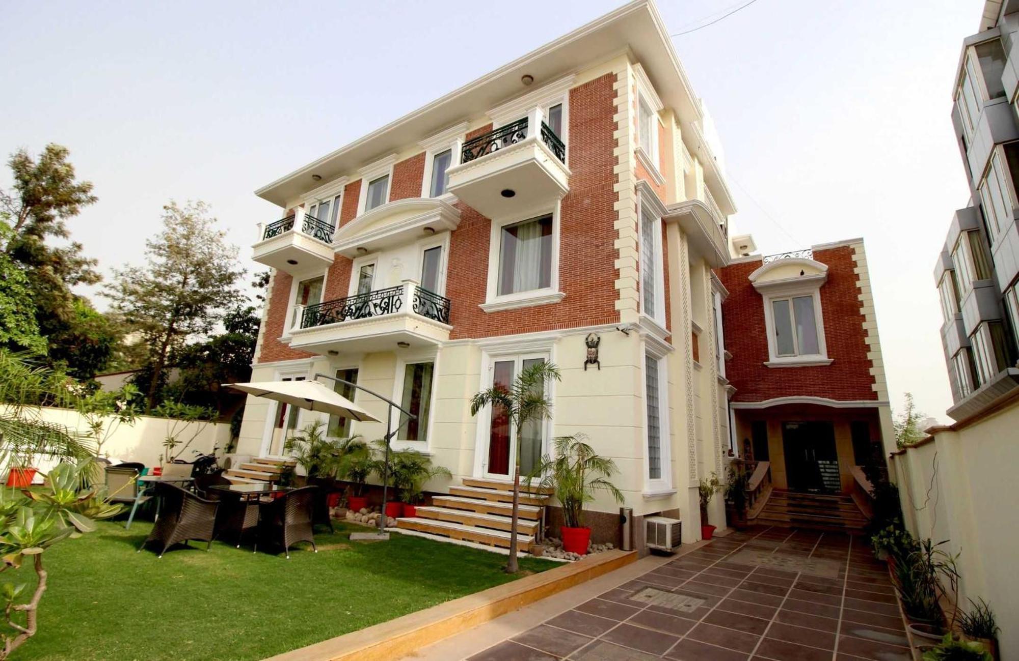 Collection O Sakshi Gurgaon