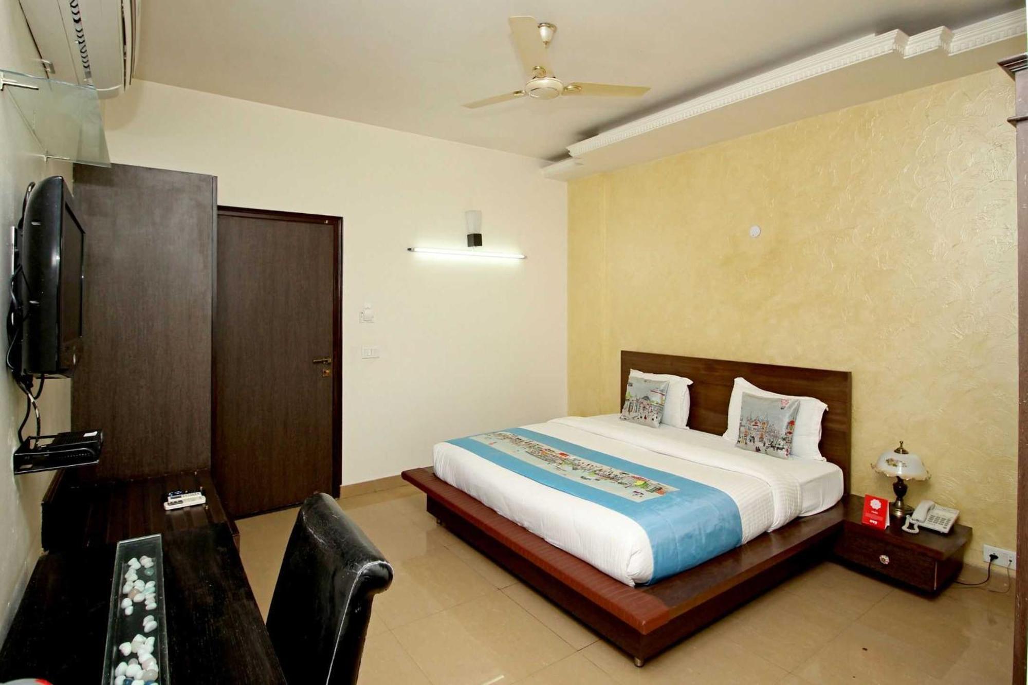 Collection O Sakshi Hotel Gurgaon