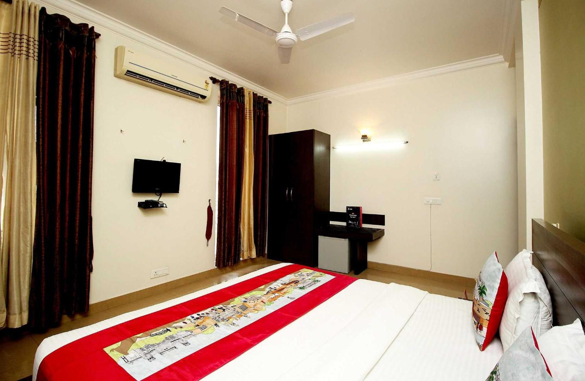 Collection O Sakshi Gurgaon