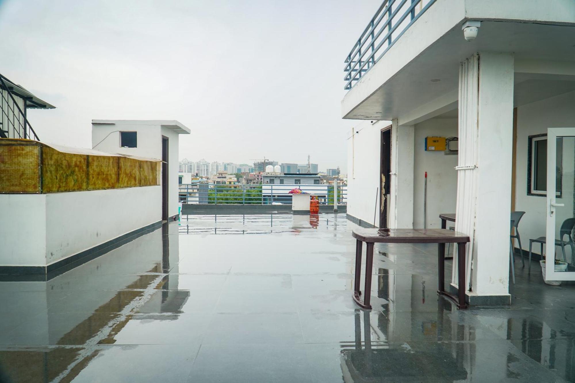 Hotel The Leaf Medanta 3*