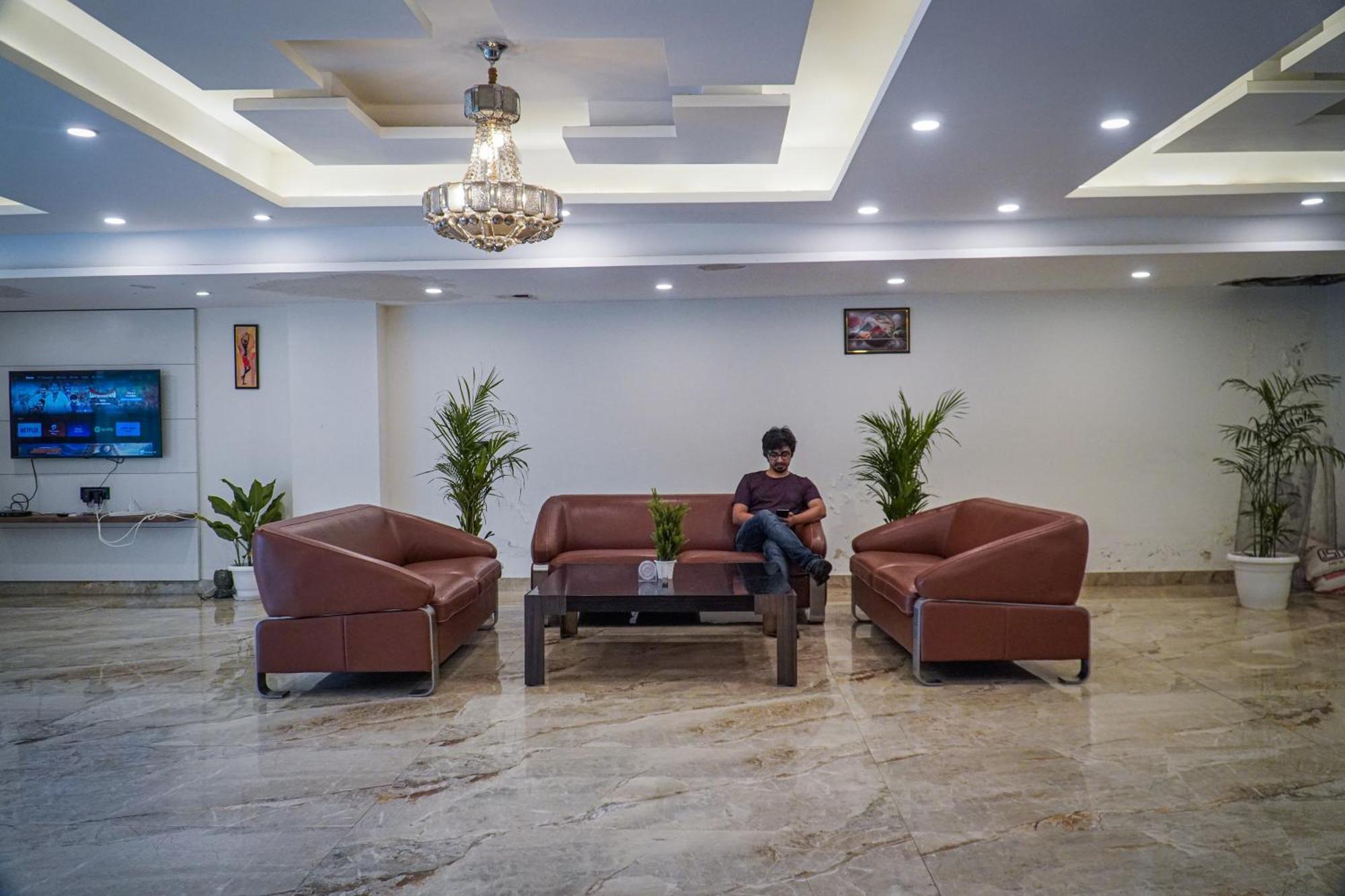 The Leaf Medanta Hotel 3*
