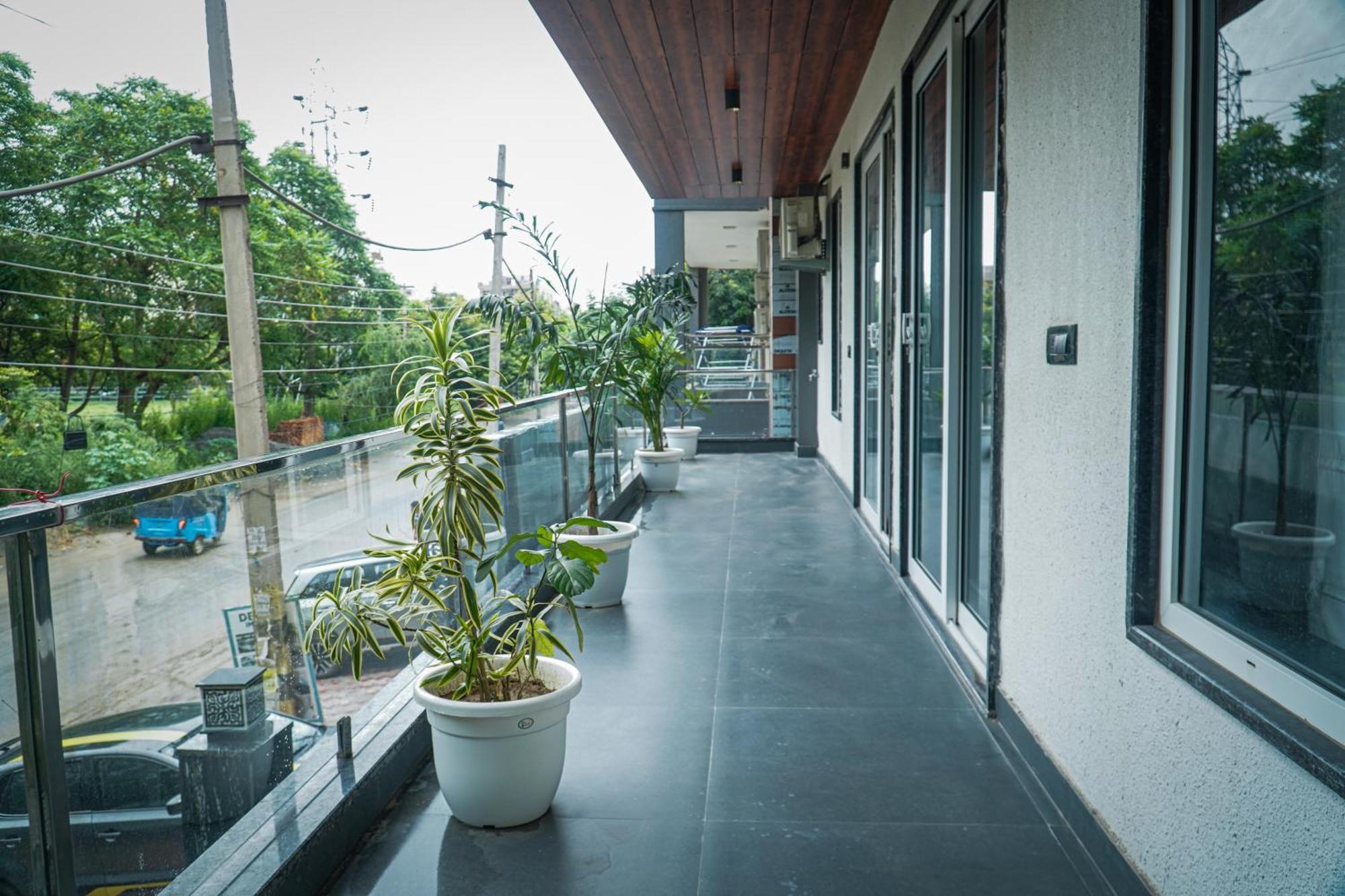 Hotel The Leaf Medanta Gurgaon