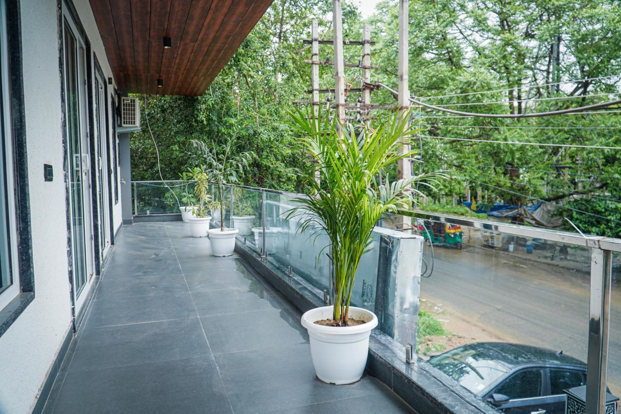 Hotel The Leaf Medanta