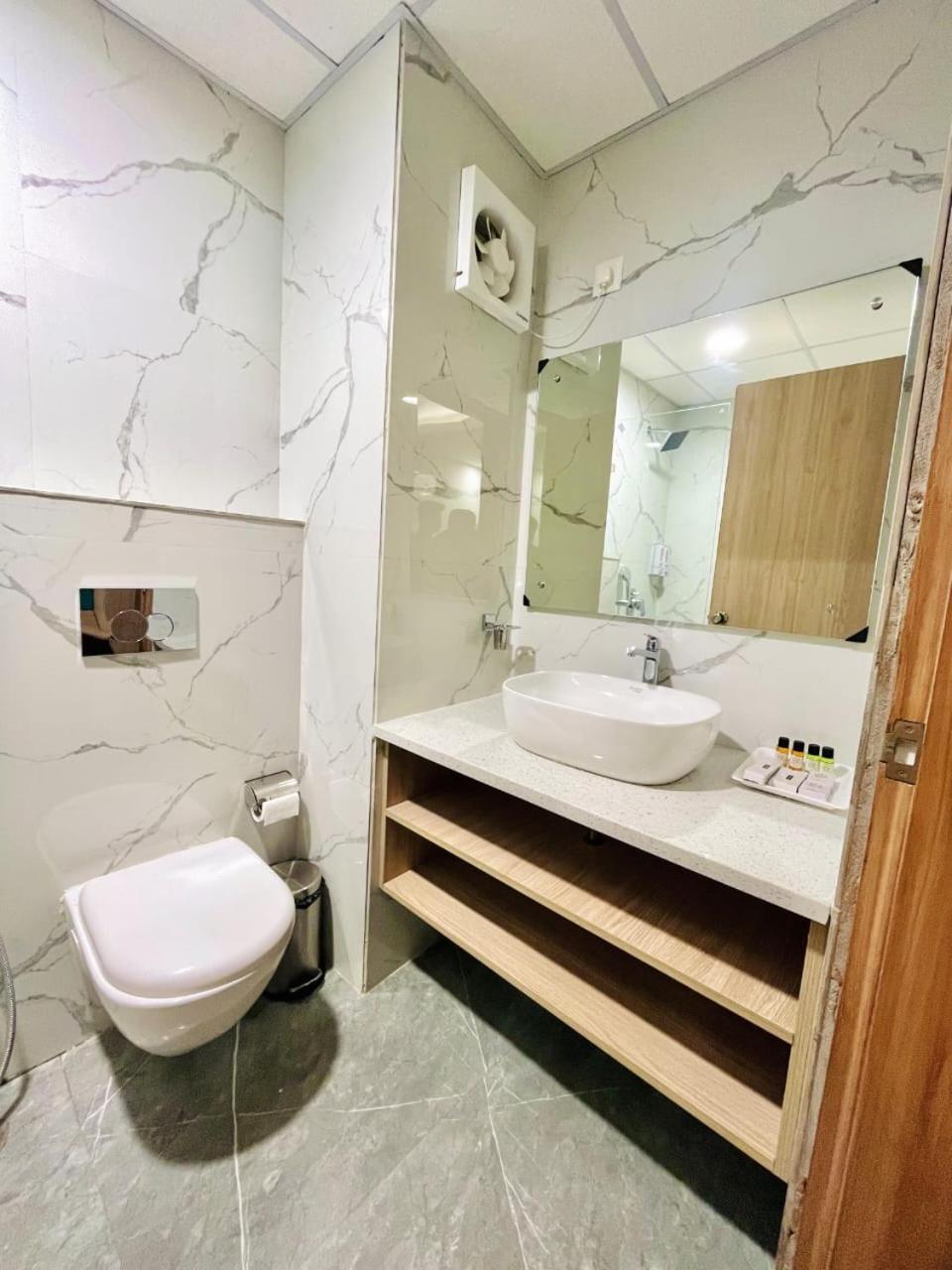 Hotel Aeraki Pvt. Ltd 4*