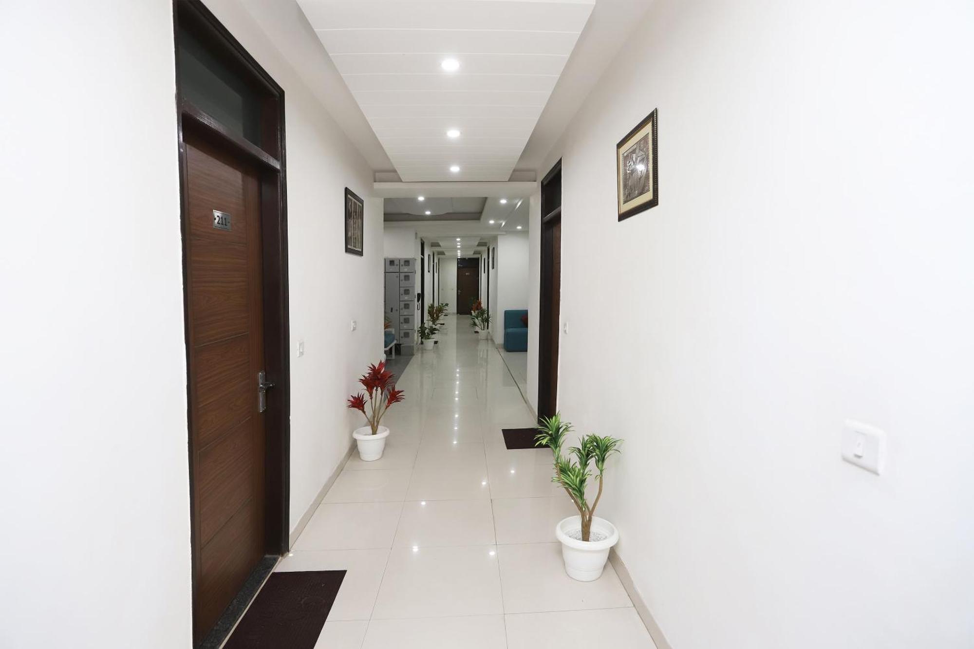 Super Capital O Levanti Near Aravali Biodiversity Park Hotel 3*