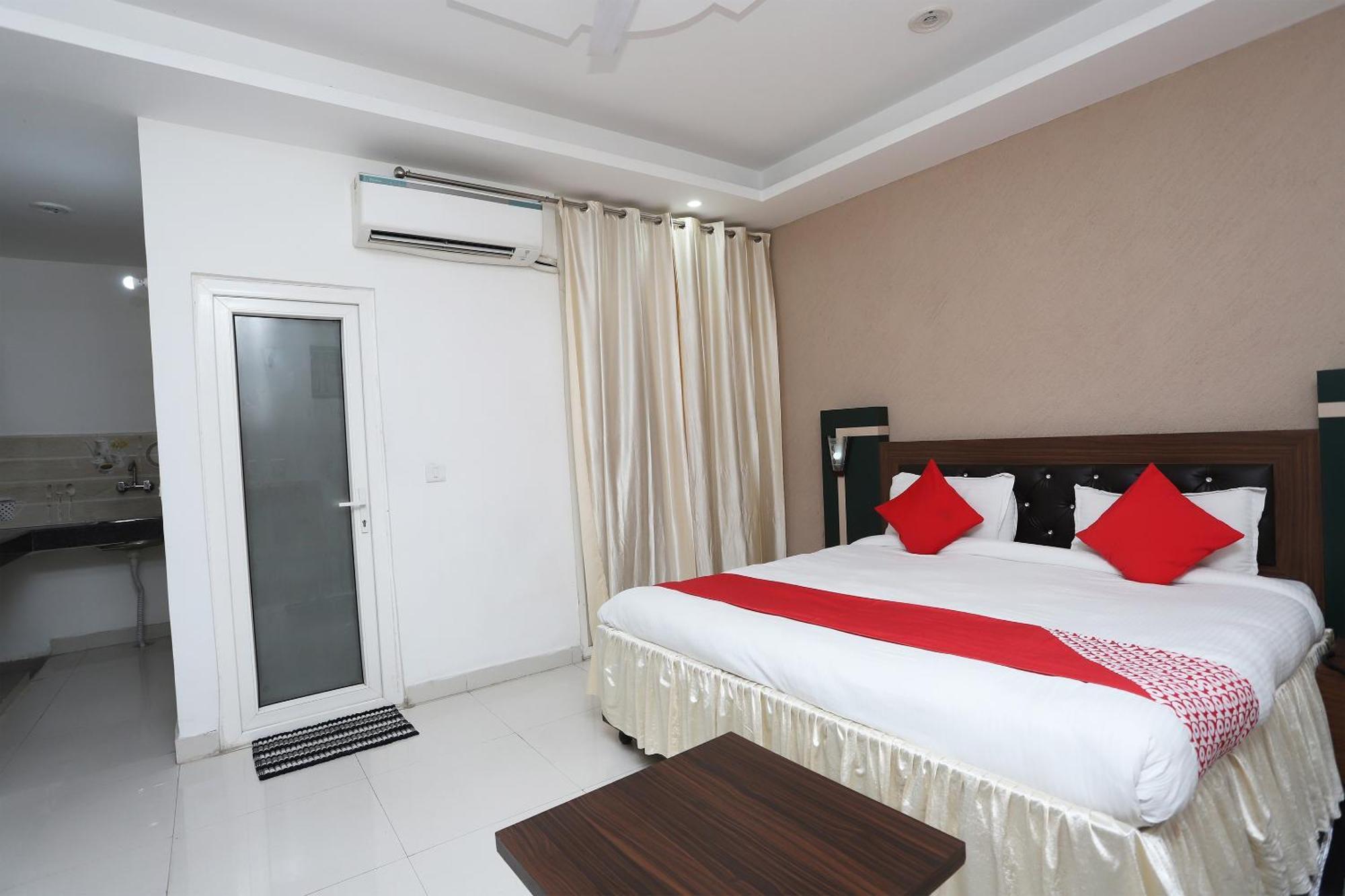 Super Capital O Levanti Near Aravali Biodiversity Park 3* Gurgaon