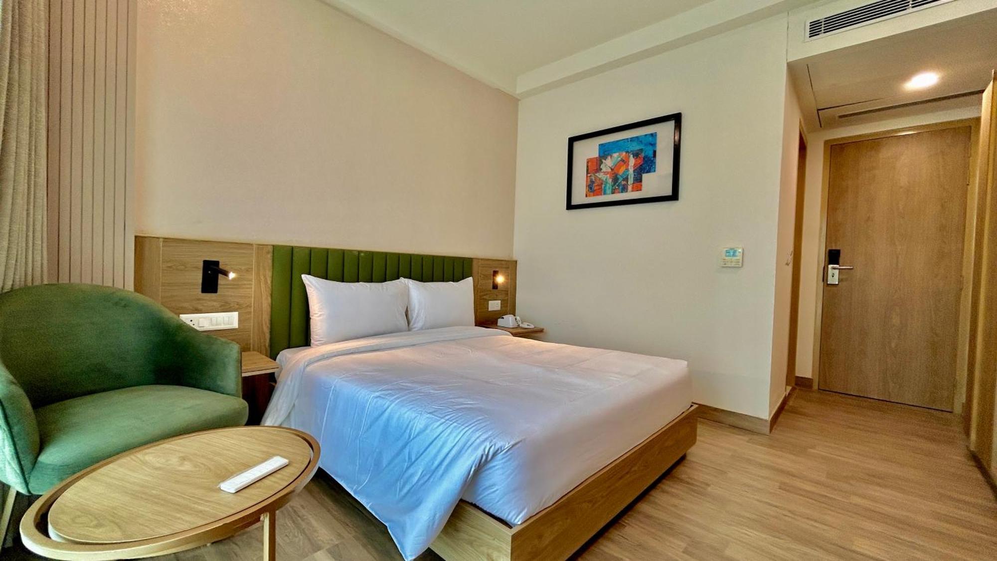 Limon & Banquet Sector 29, Hotel Gurgaon