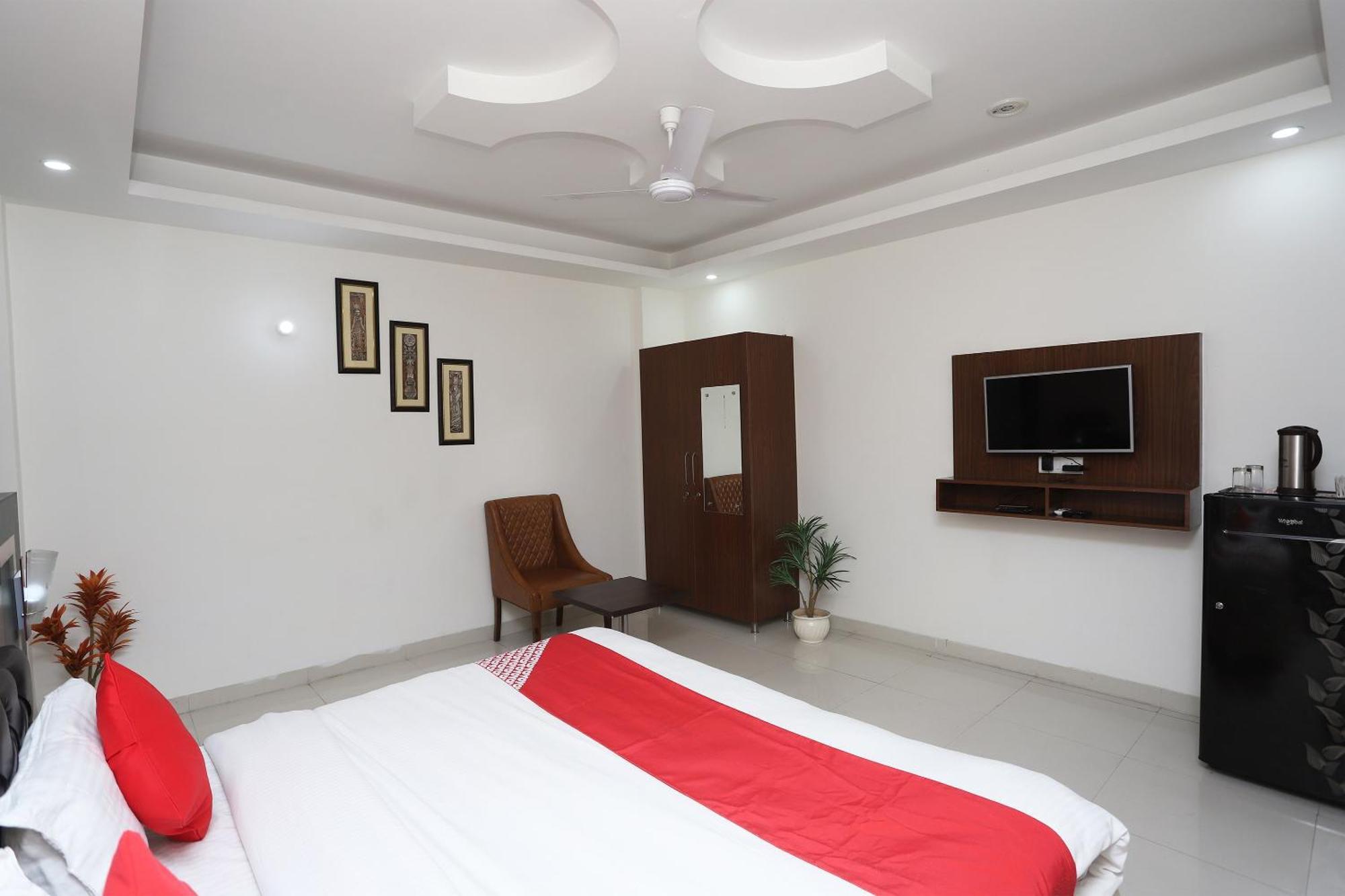 Super Capital O Levanti Near Aravali Biodiversity Park Hotel 3*