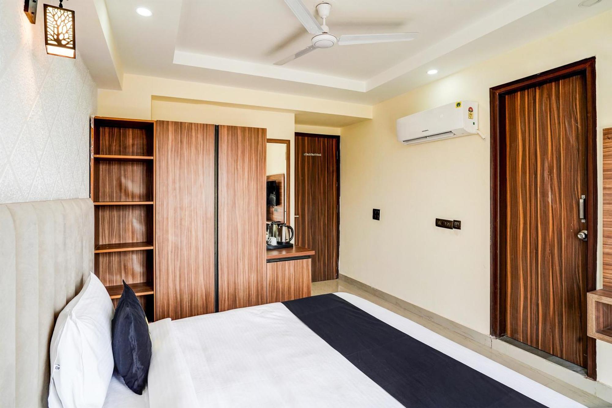 Collection O Dm 45 Hotel Gurgaon