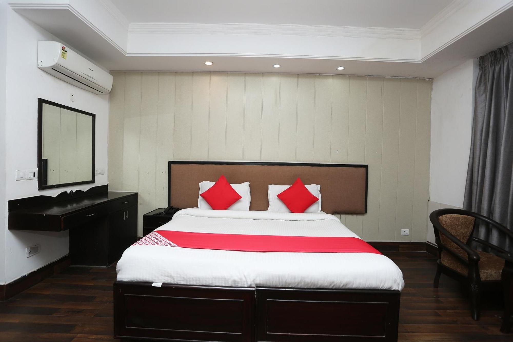 Hotel The Avenue Residency Near Leisure Valley Park