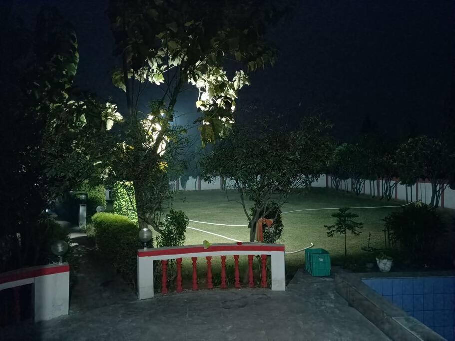 Achal Farm जंगल में मंगल