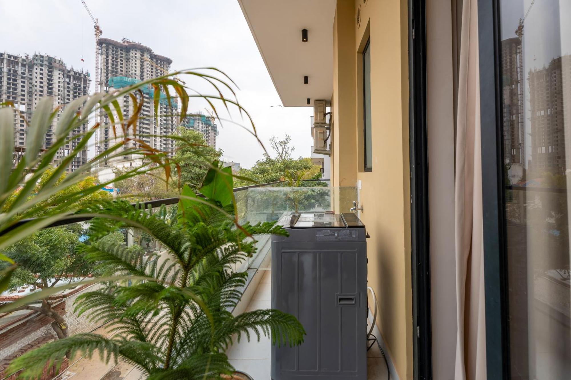 Elegent On Golf Course Road @ Sterling * Gurgaon
