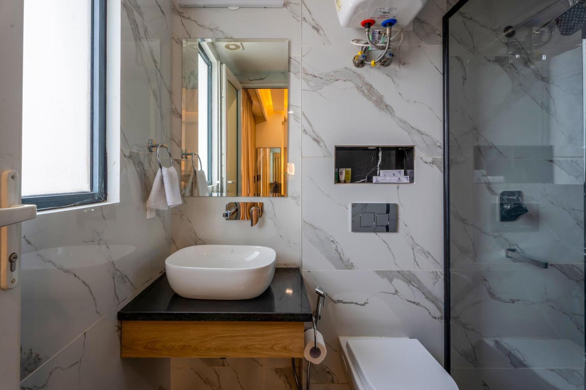 Elegent On Golf Course Road @ Sterling * Gurgaon