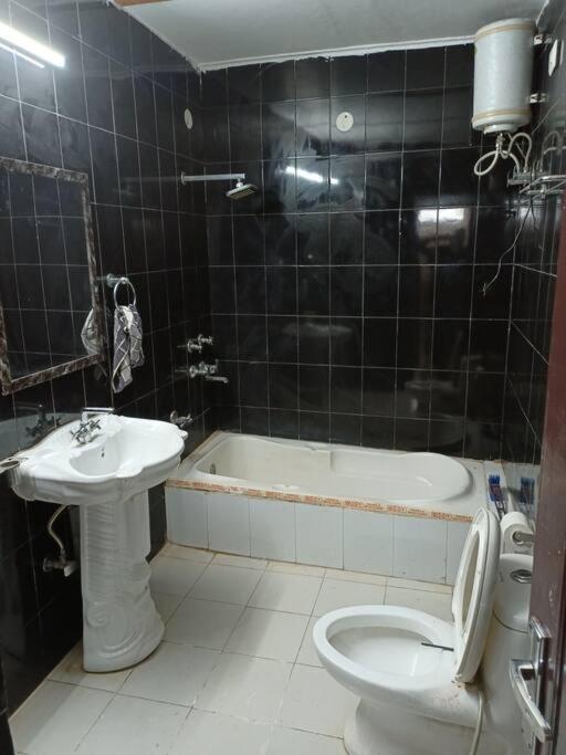 Achal Farm जंगल में मंगल Villa