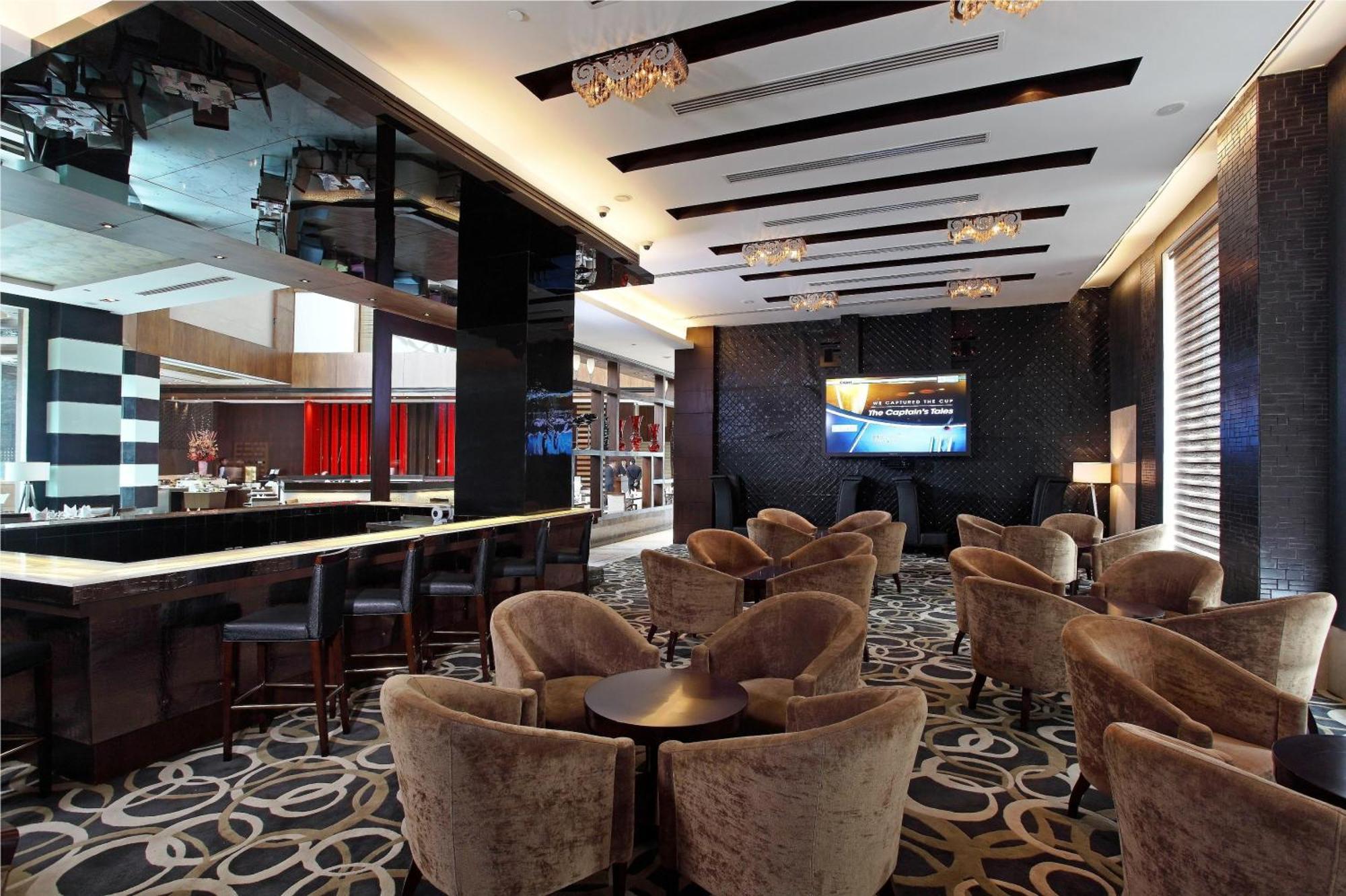 Ramada 4*