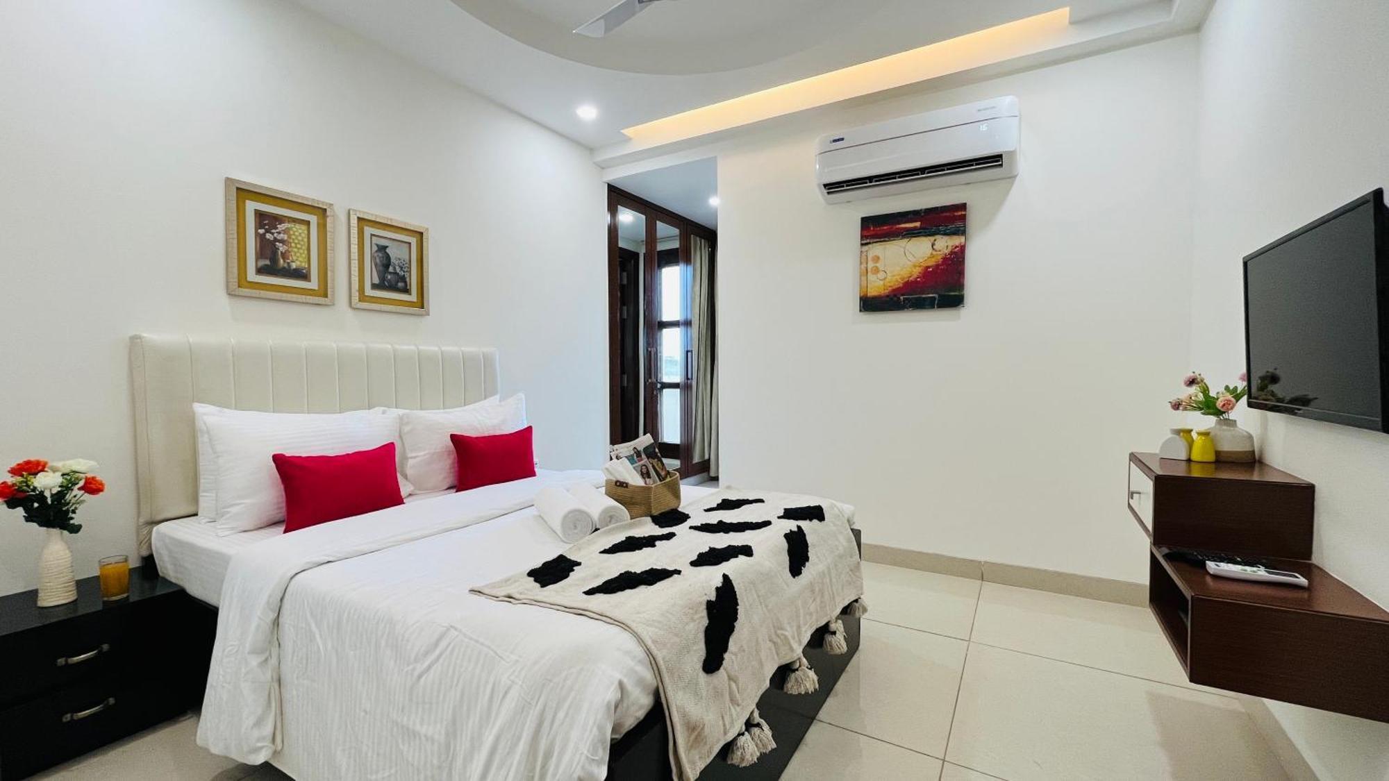 Olive Service Apartments - Golf Course Road Apartment *