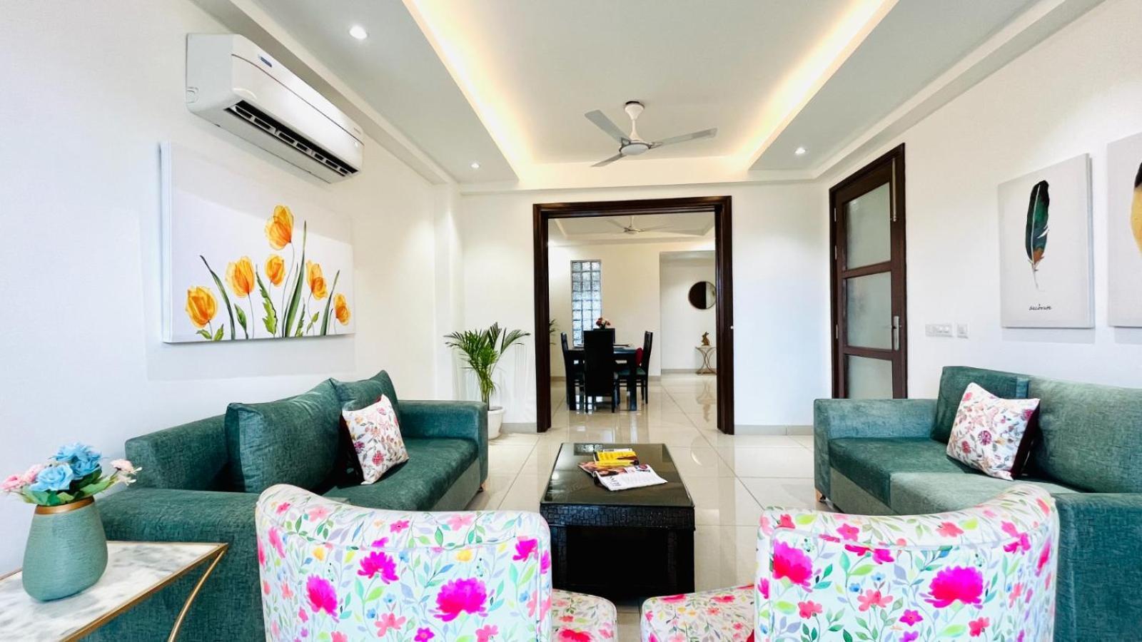 Apartment Bluo 3bhk Golf Course Road - Balcony, Lift, Terrace Gurgaon