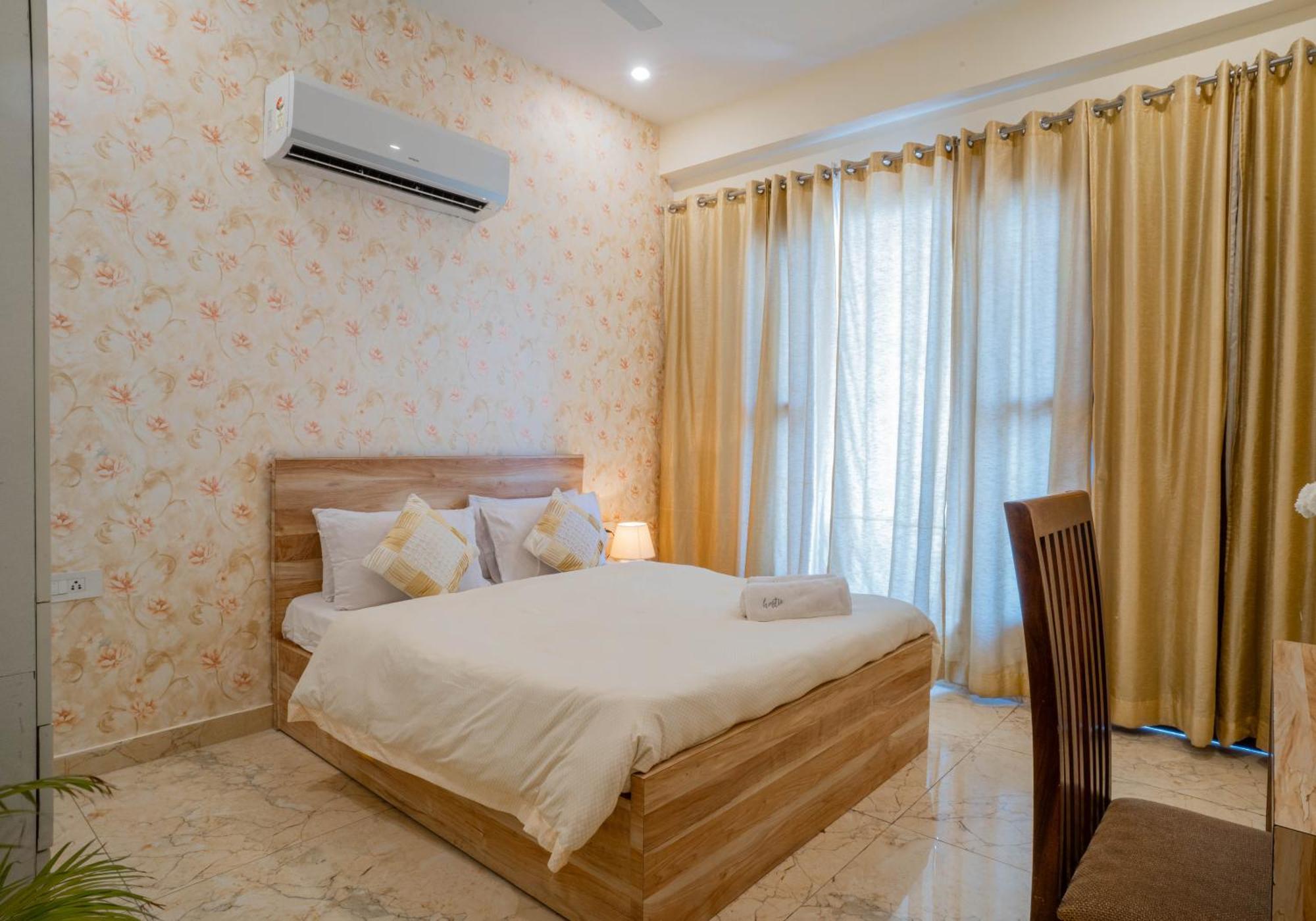Hostie Eva Dreams - Private 2 Bhk Near Artemis, Medanta, Fortis Hospitals Apartment *