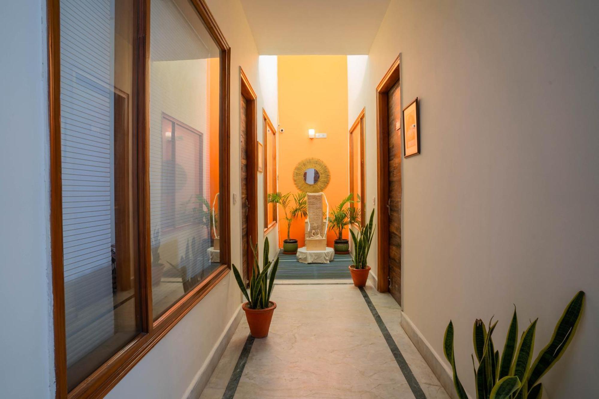 Hostie Eva Dreams - Private 2 Bhk Near Artemis, Medanta, Fortis Hospitals * Gurgaon