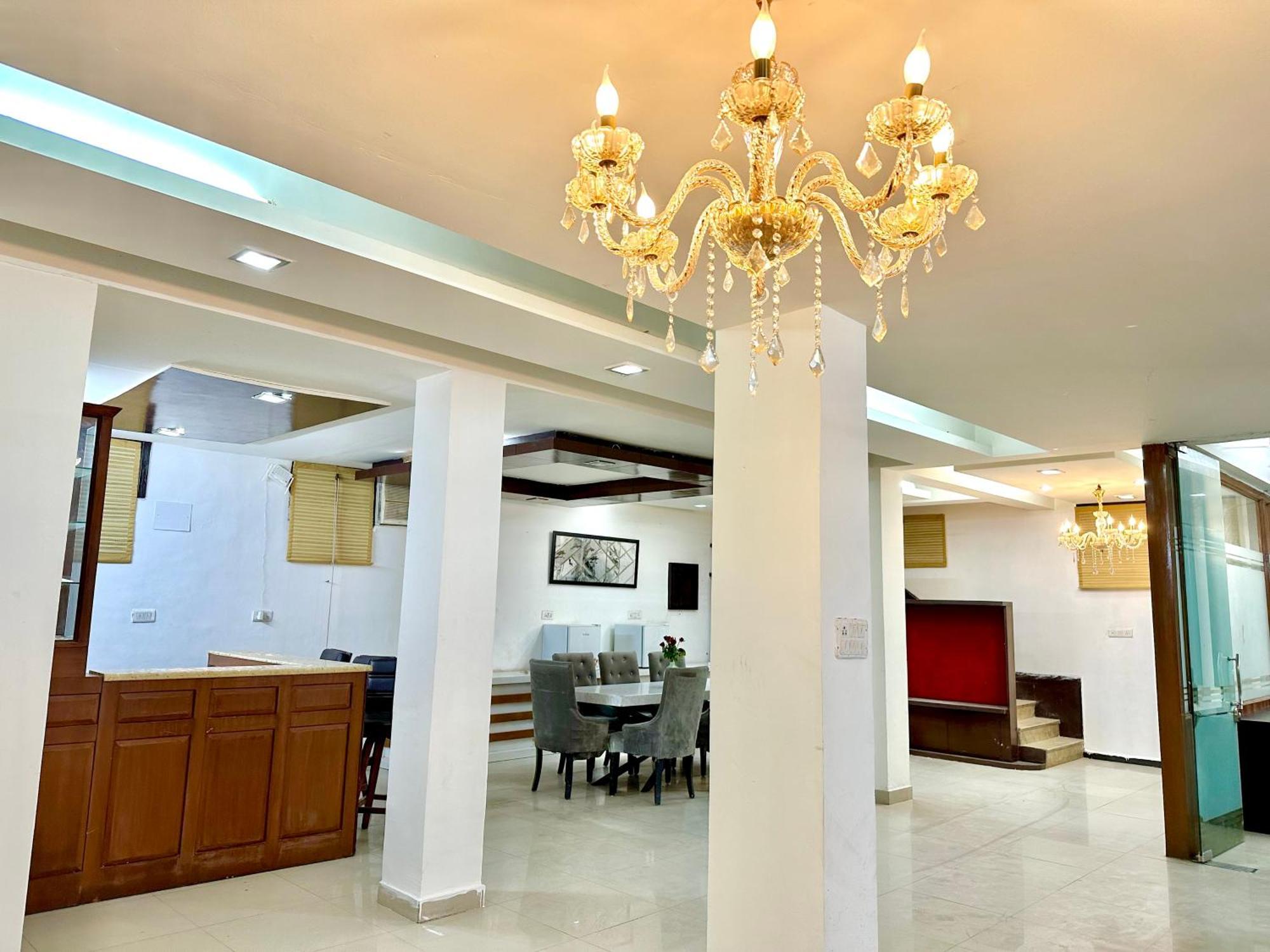 Apartment Spacious Basement For Parties Near Hong Kong Bazaar Gurgaon
