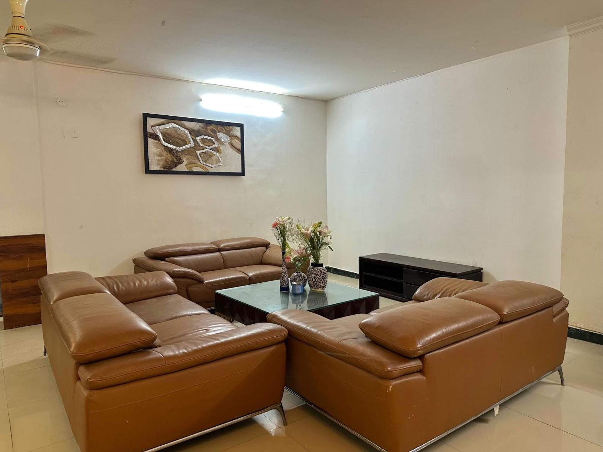Spacious Basement For Parties Near Hong Kong Bazaar * Gurgaon