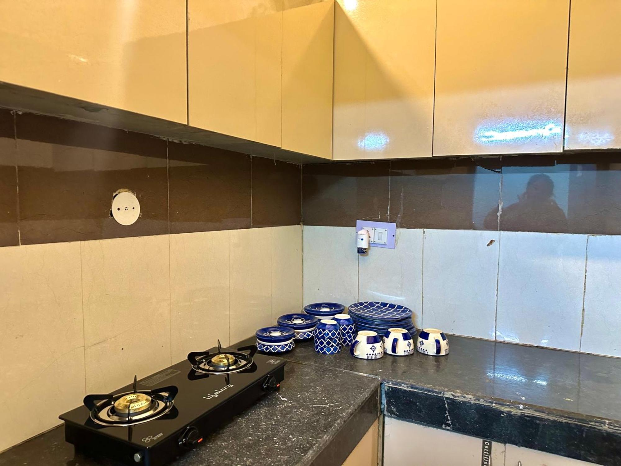 Apartment Spacious Basement For Parties Near Hong Kong Bazaar *