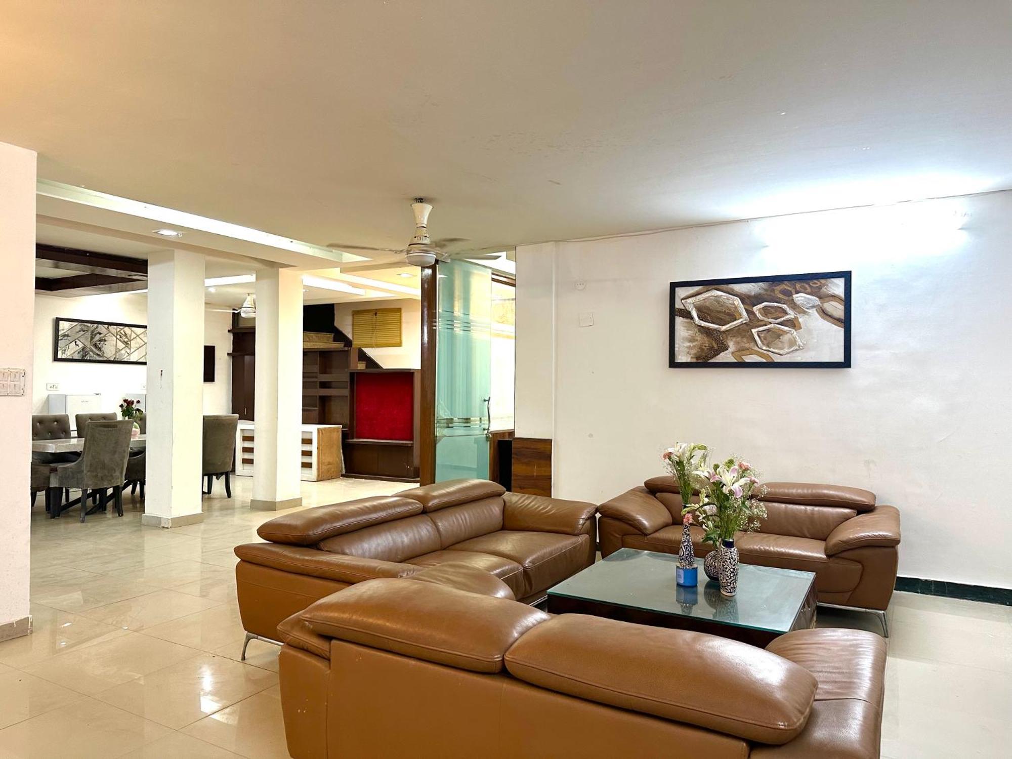 Spacious Basement For Parties Near Hong Kong Bazaar * Gurgaon