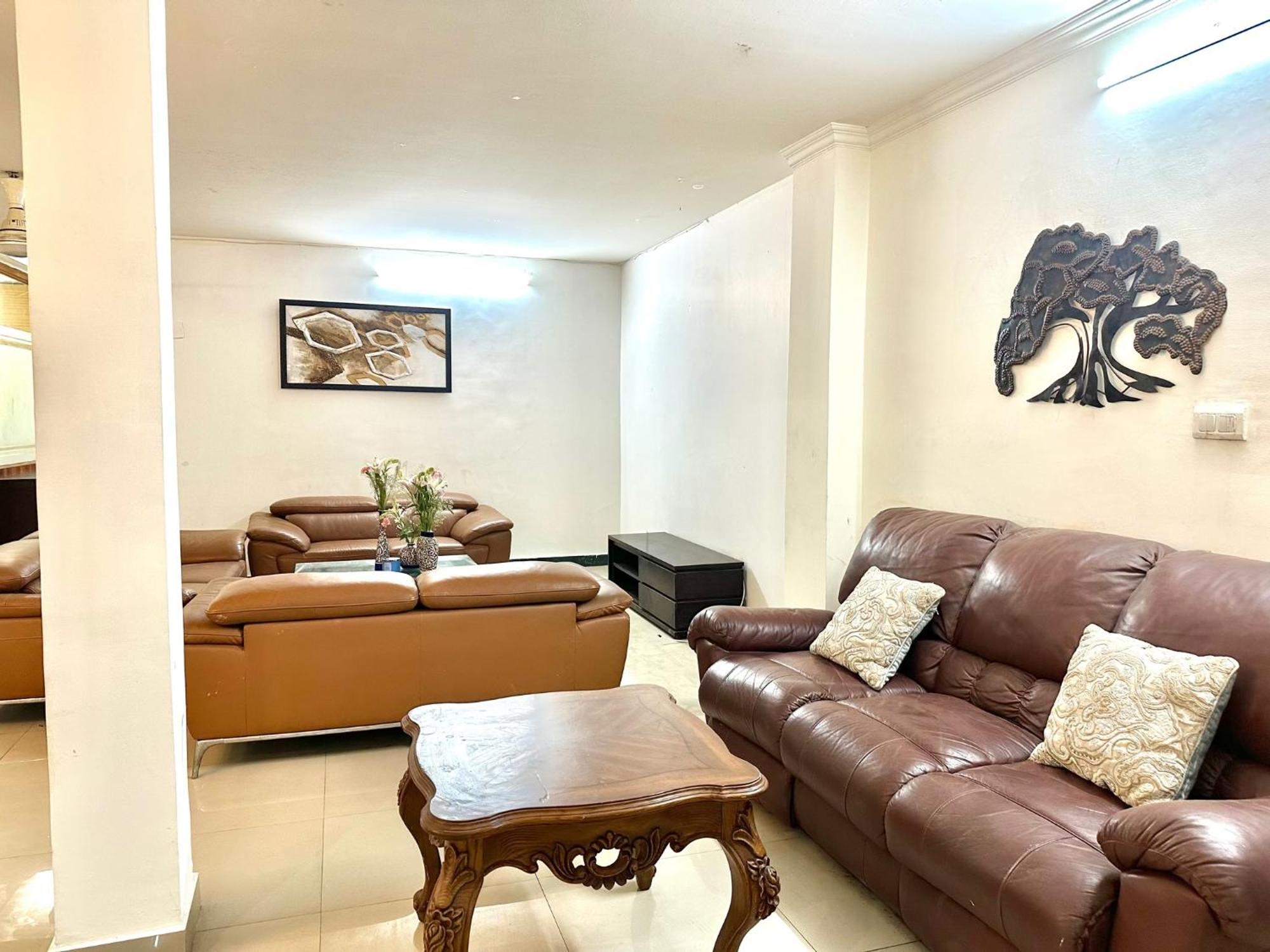 Spacious Basement For Parties Near Hong Kong Bazaar * Gurgaon