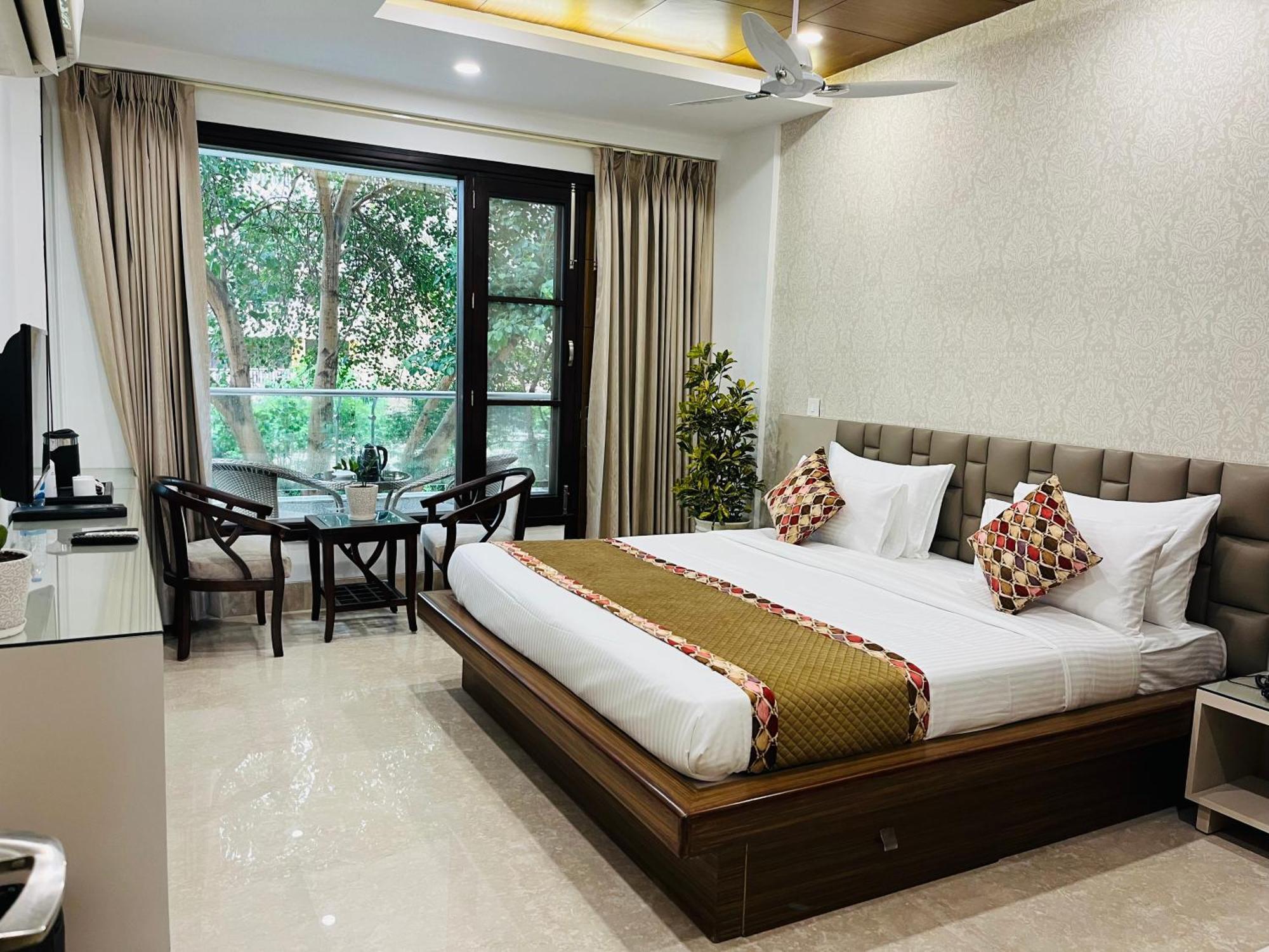 Gazebo & Medanta Apartment *