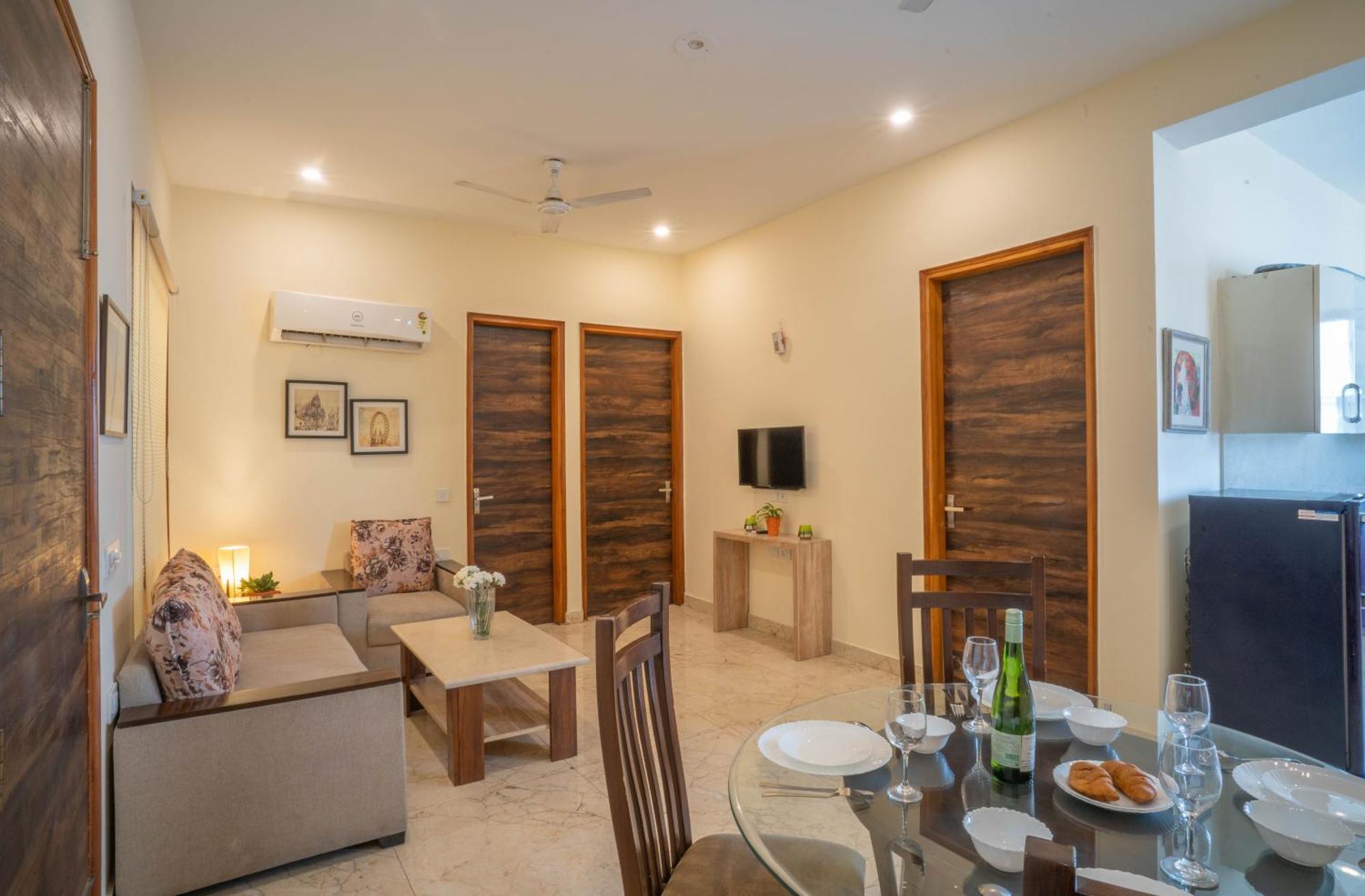 Hostie Eva Dreams - Private 2 Bhk Near Artemis, Medanta, Fortis Hospitals Gurgaon