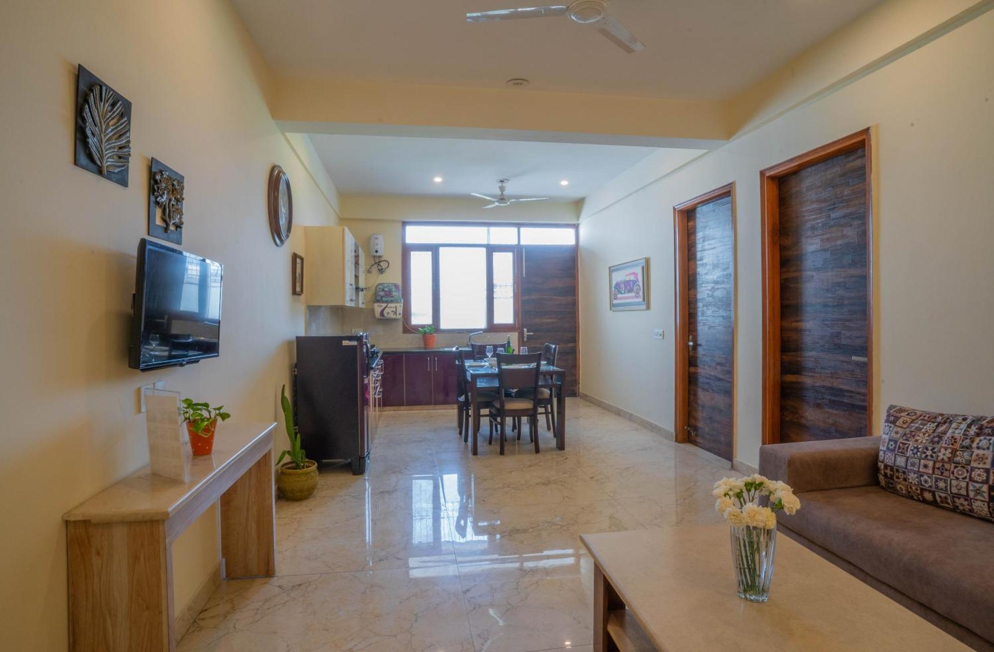 Apartment Hostie Eva Dreams - Private 2 Bhk Near Artemis, Medanta, Fortis Hospitals