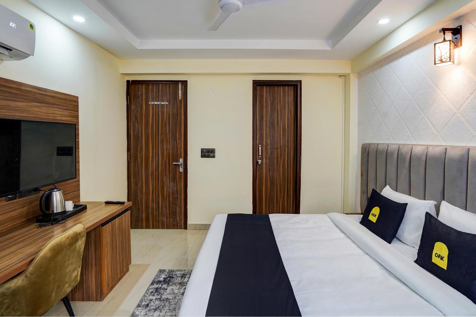 Collection O Dm 45 3* Gurgaon
