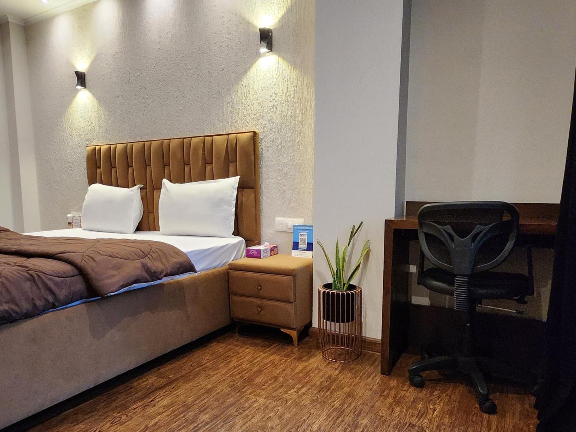 Premier - Golf Course Road ,gurgaon Hotel Gurgaon