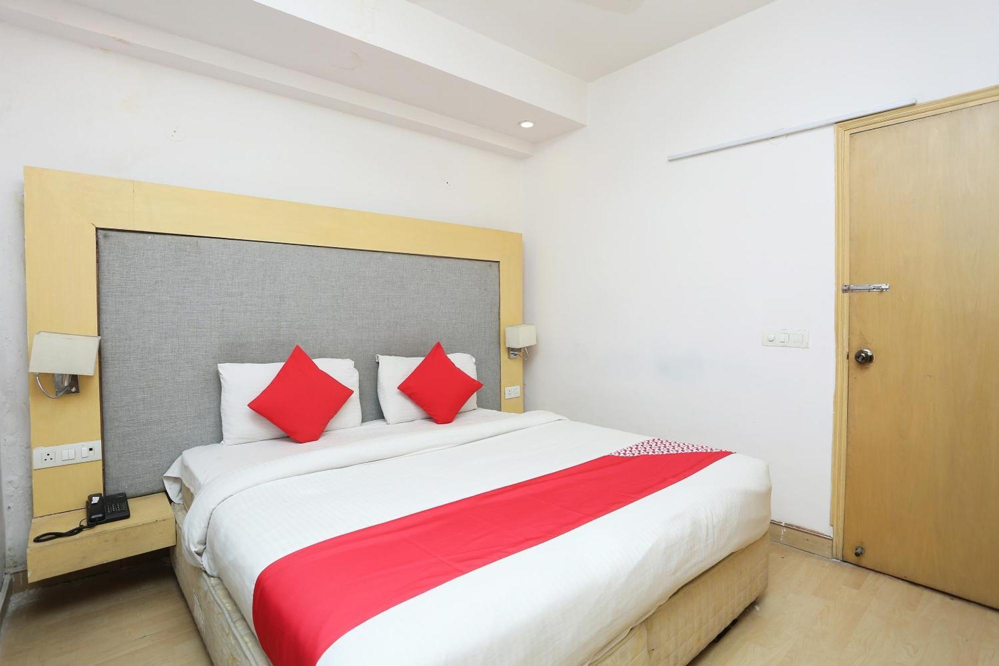 Hotel The Avenue Residency Near Leisure Valley Park Gurgaon