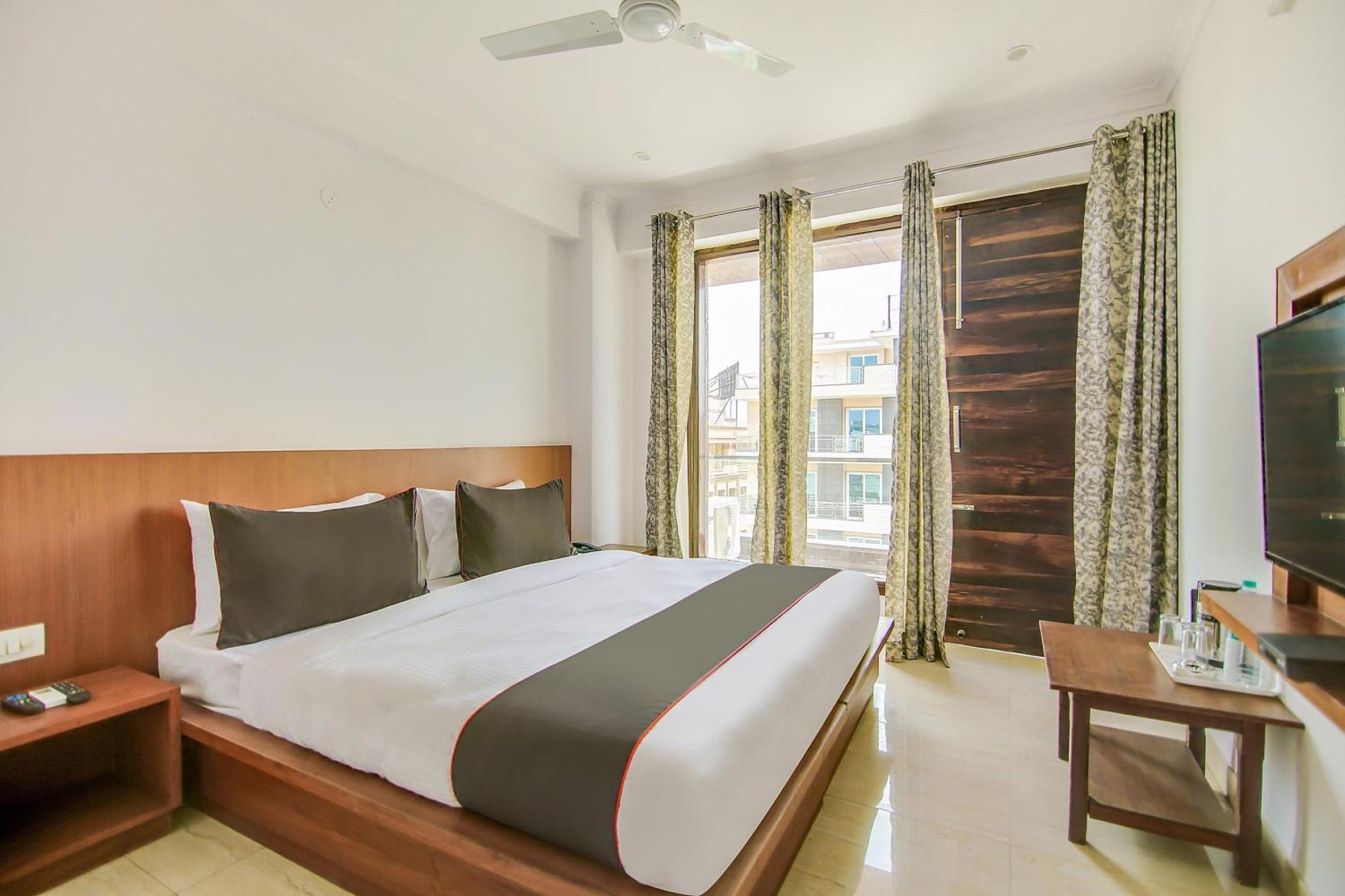 Collection O Near Appu Ghar Gurgaon