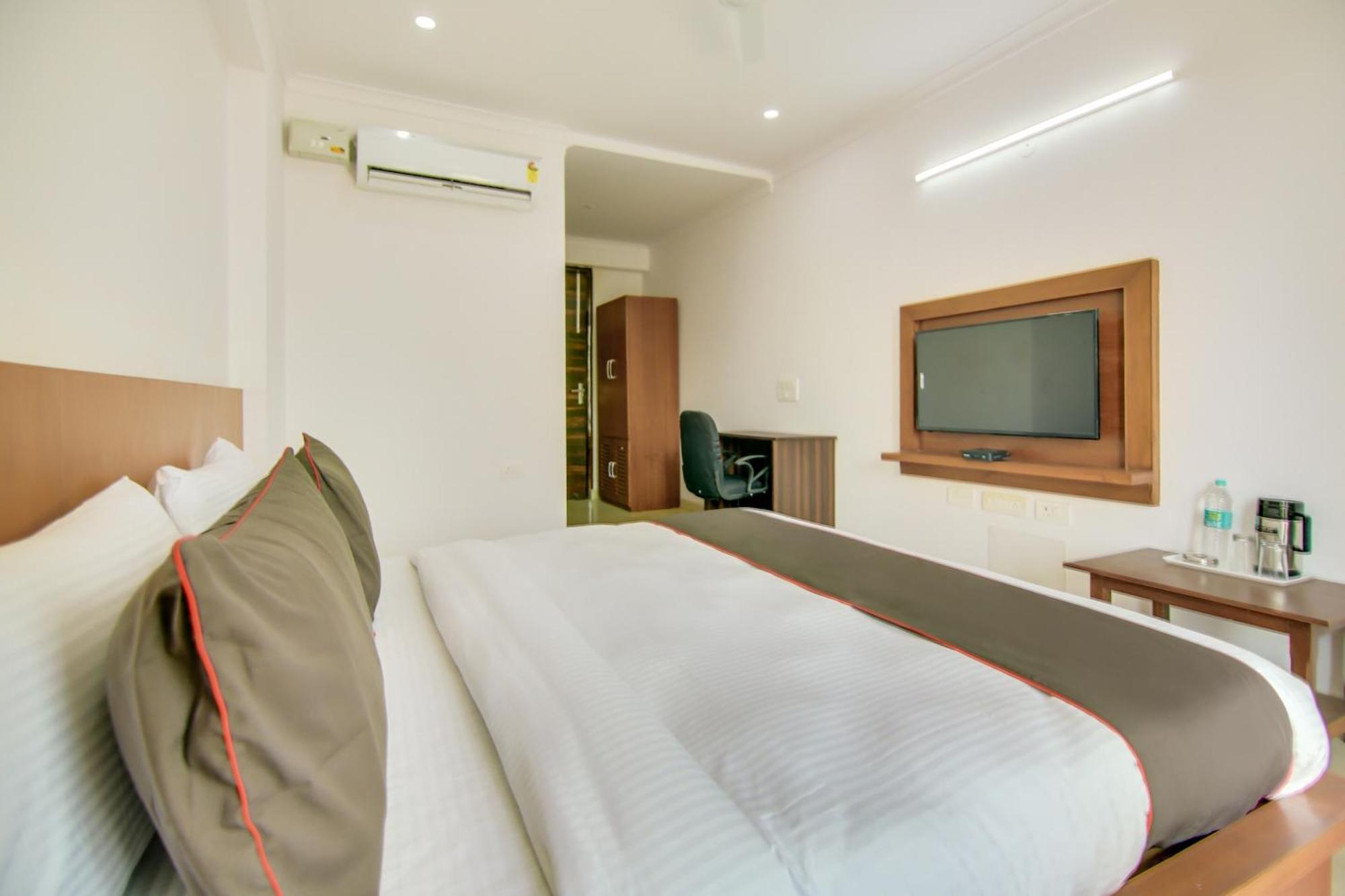 Collection O Near Appu Ghar 3* Gurgaon