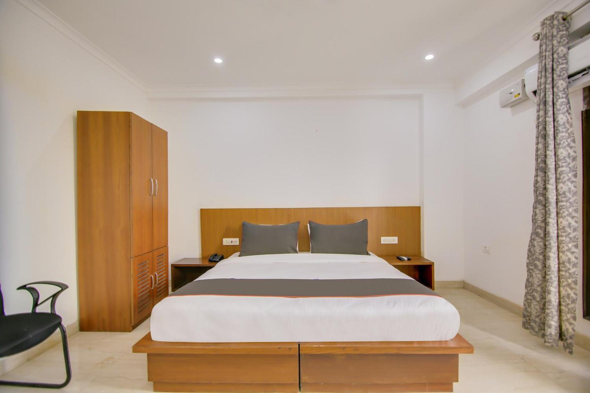 Hotel Collection O Near Appu Ghar 3*