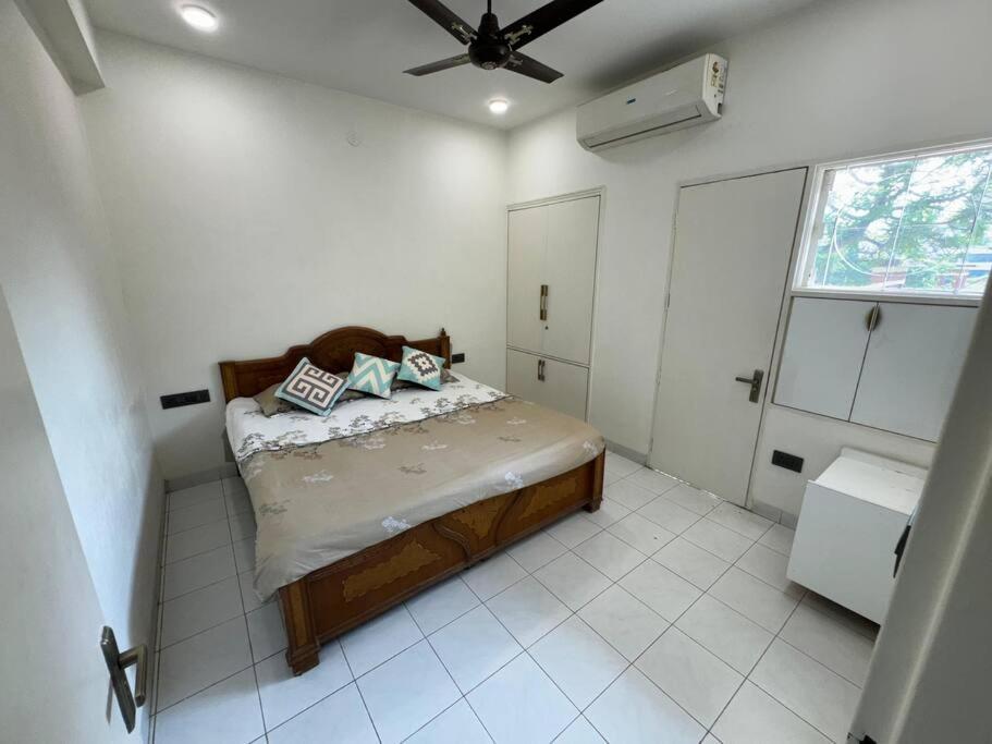 Beautiful 1bhk In Gated Sector49 Apartment