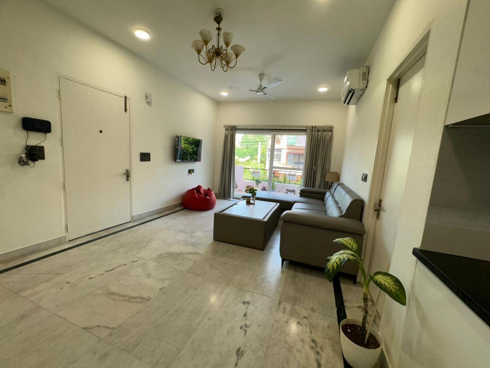 Beautiful 1bhk In Gated Sector49 Apartment *