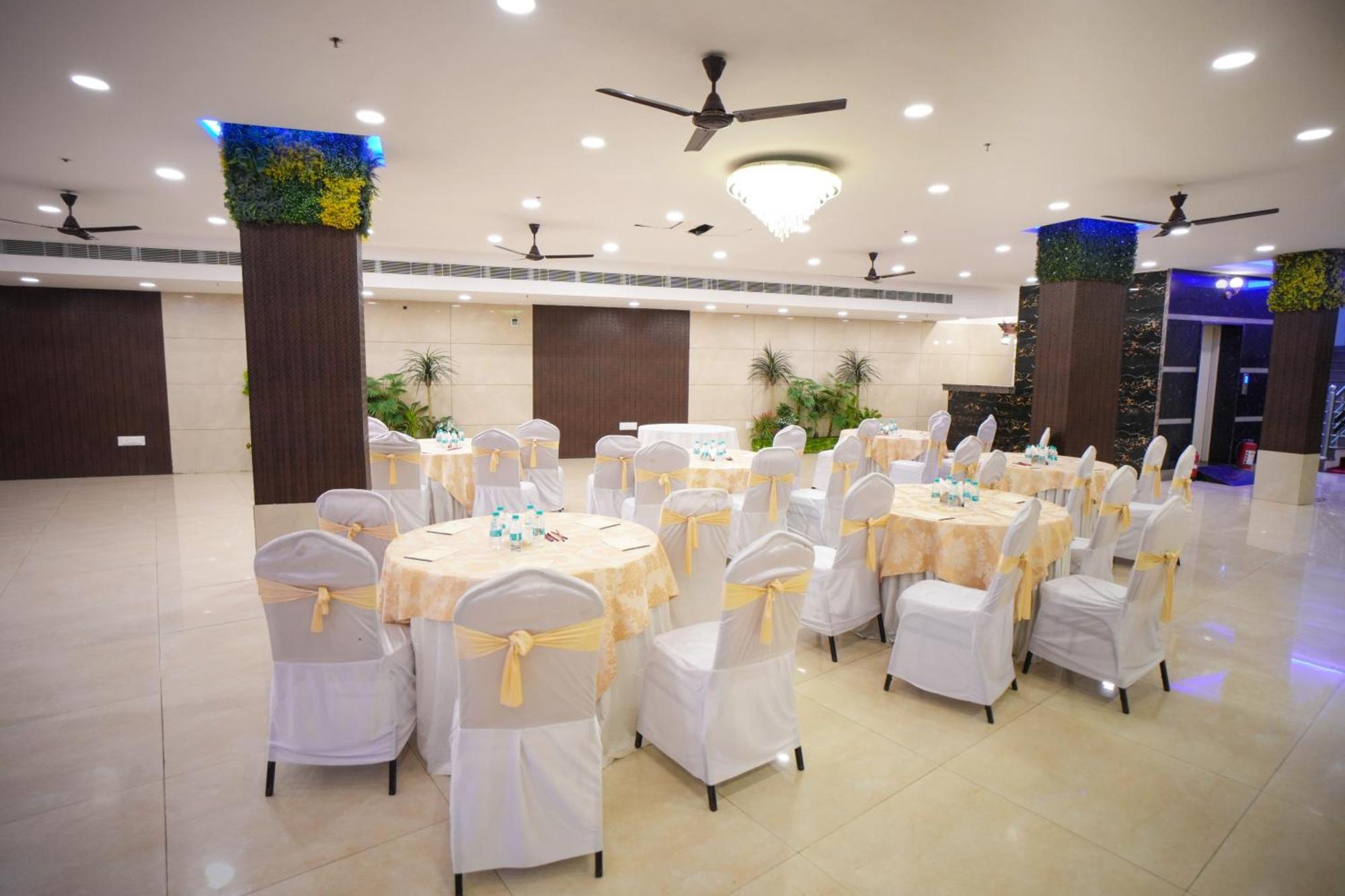 Hotel Haris Mg Road Gurugram Gurgaon
